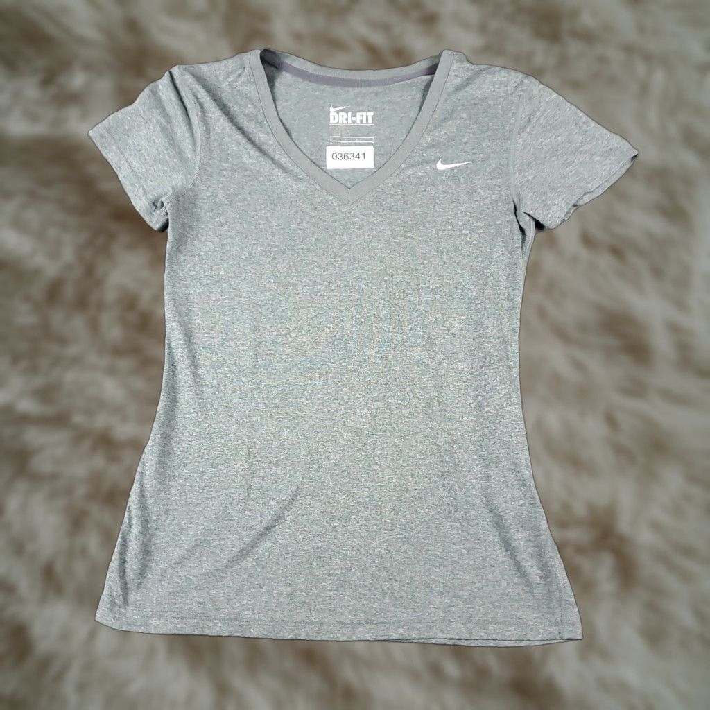 Nike NIKE T Shirt Womens XS Gray Swoosh Casual Short Sleeve Crew Neck Pullover Regular Fit Baseball American Classic Sports Shirt Womens XS Gray Size XS / US 0-2 / IT 36-38 - 1 Thumbnail