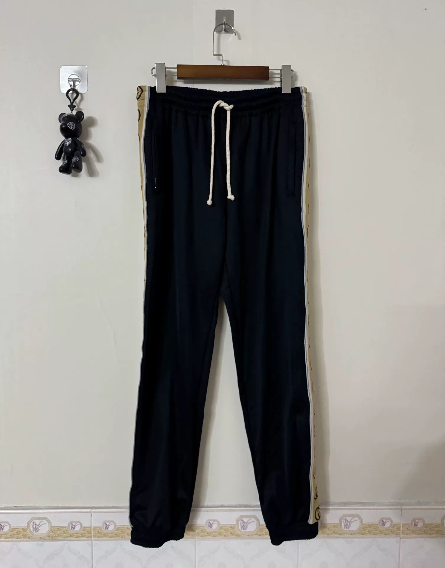 Gucci gucci reflective sports long pants Size US 39 - 1 Thumbnail