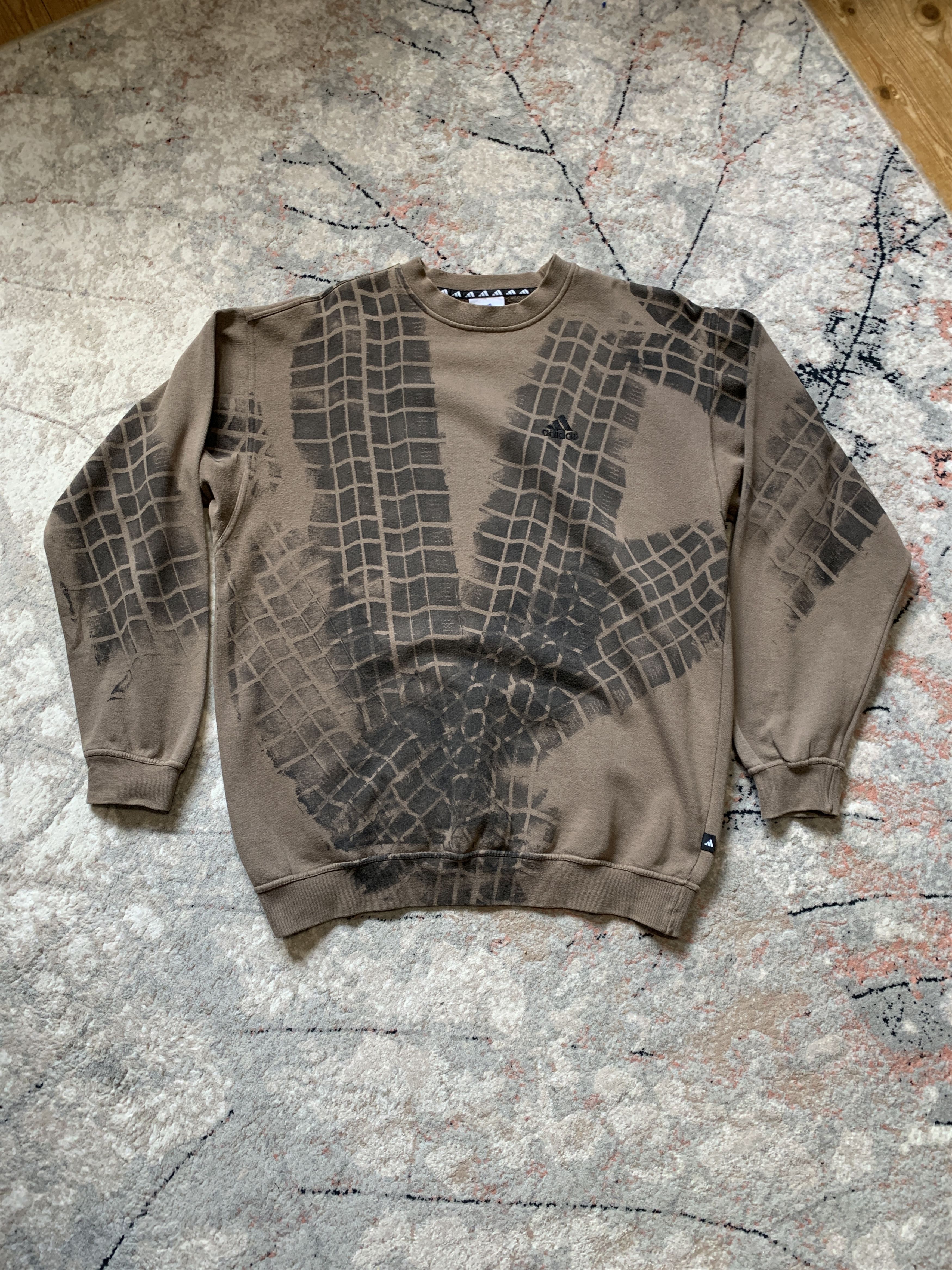 Adidas Vintage Adidas Custom Sweatshirt Size US L / EU 52-54 / 3 - 1 Thumbnail