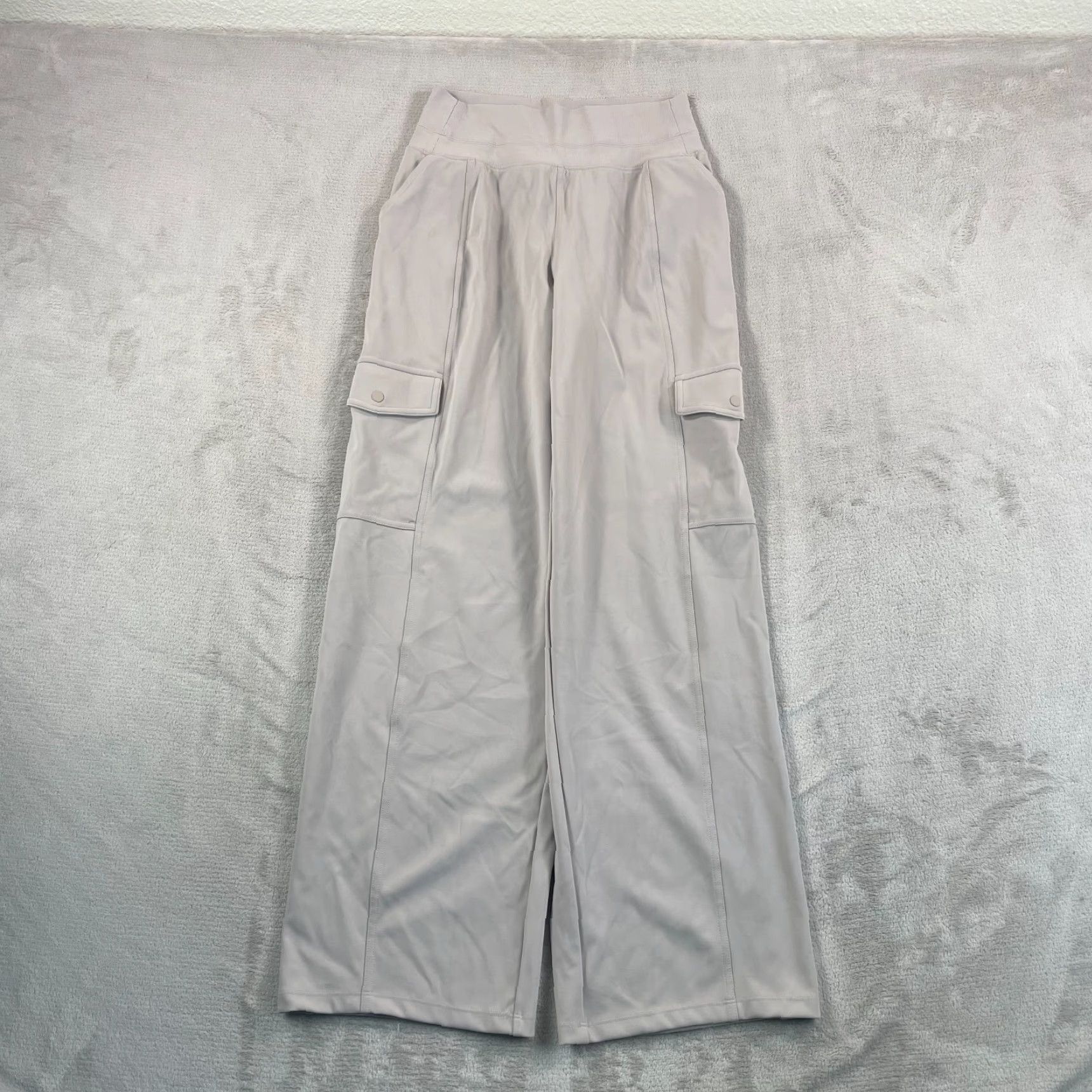 Athleta Athleta Venice High Rise Cargo Wide Leg Pants Women XS Beige Relaxed Wide-Leg Pockets Travel Yoga Workwear Athleisure 31 in Inseam Size 26" / US 2 / IT 38 - 3 Thumbnail