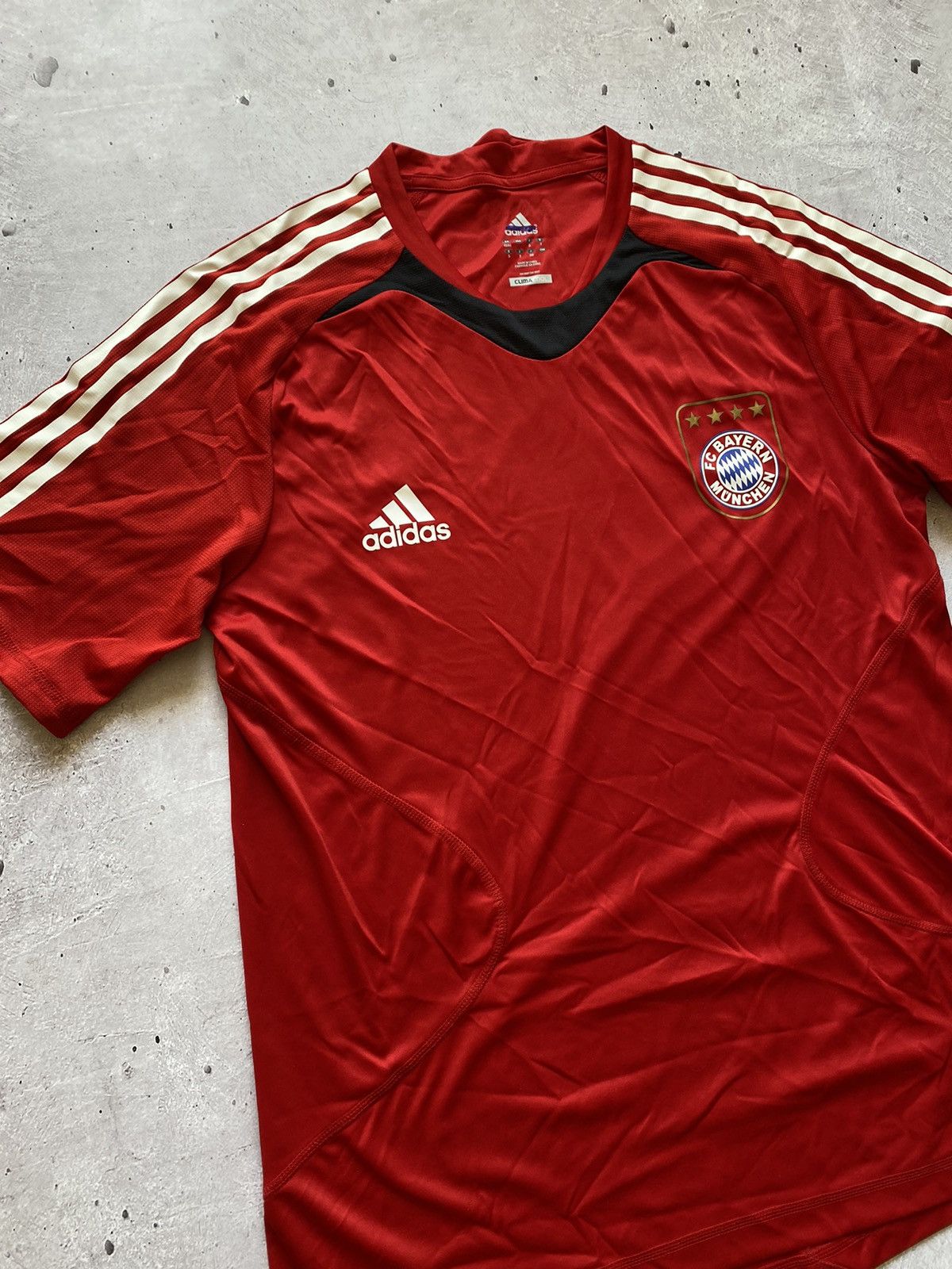 Adidas × Vintage Vintage 2010-11 Bayern Munich Adidas Training Shirt Y2K Hype Size US M / EU 48-50 / 2 - 1 Thumbnail