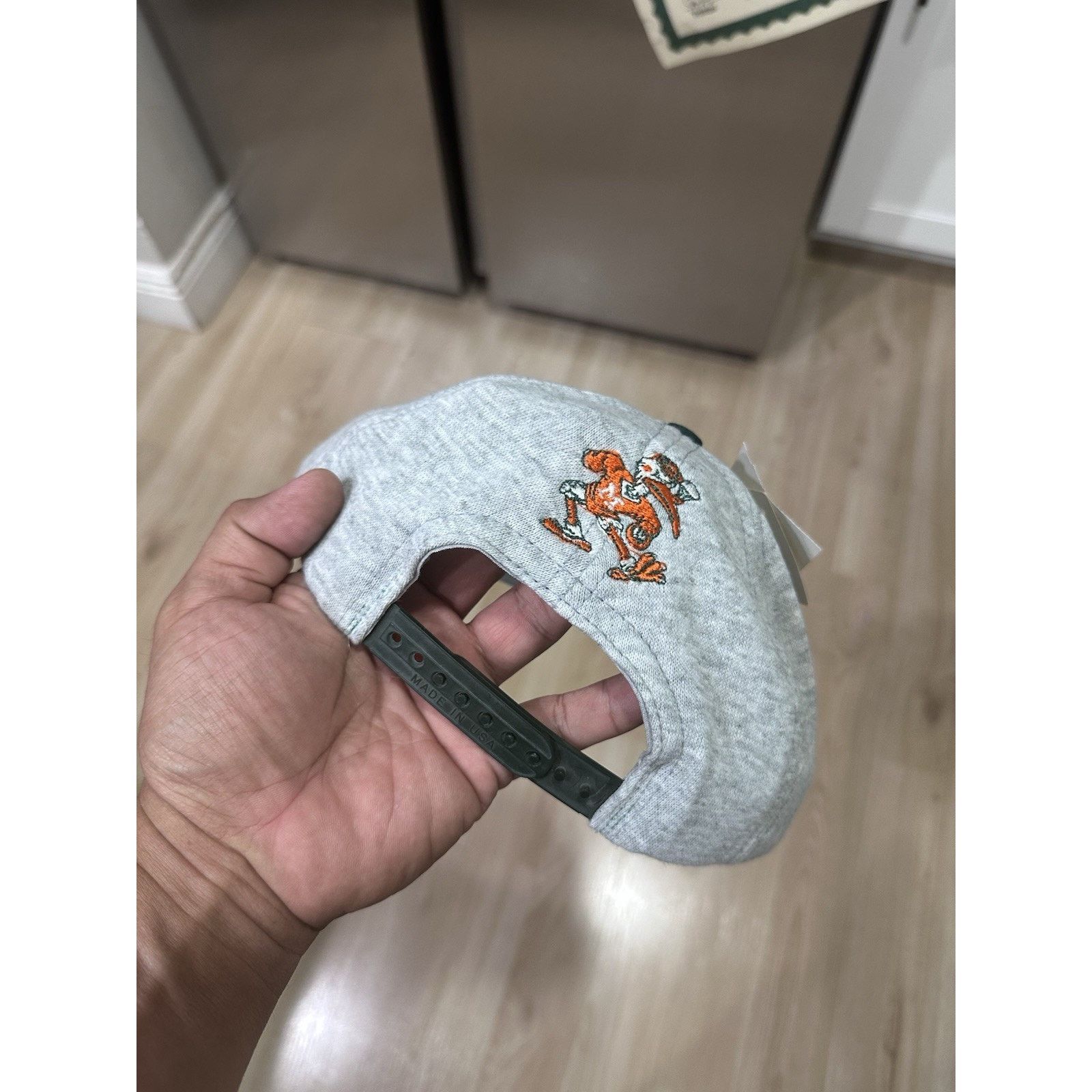 & Other Stories Vintage 90s University Of Miami Hurricanes SnapBack Hat Size ONE SIZE - 3 Thumbnail