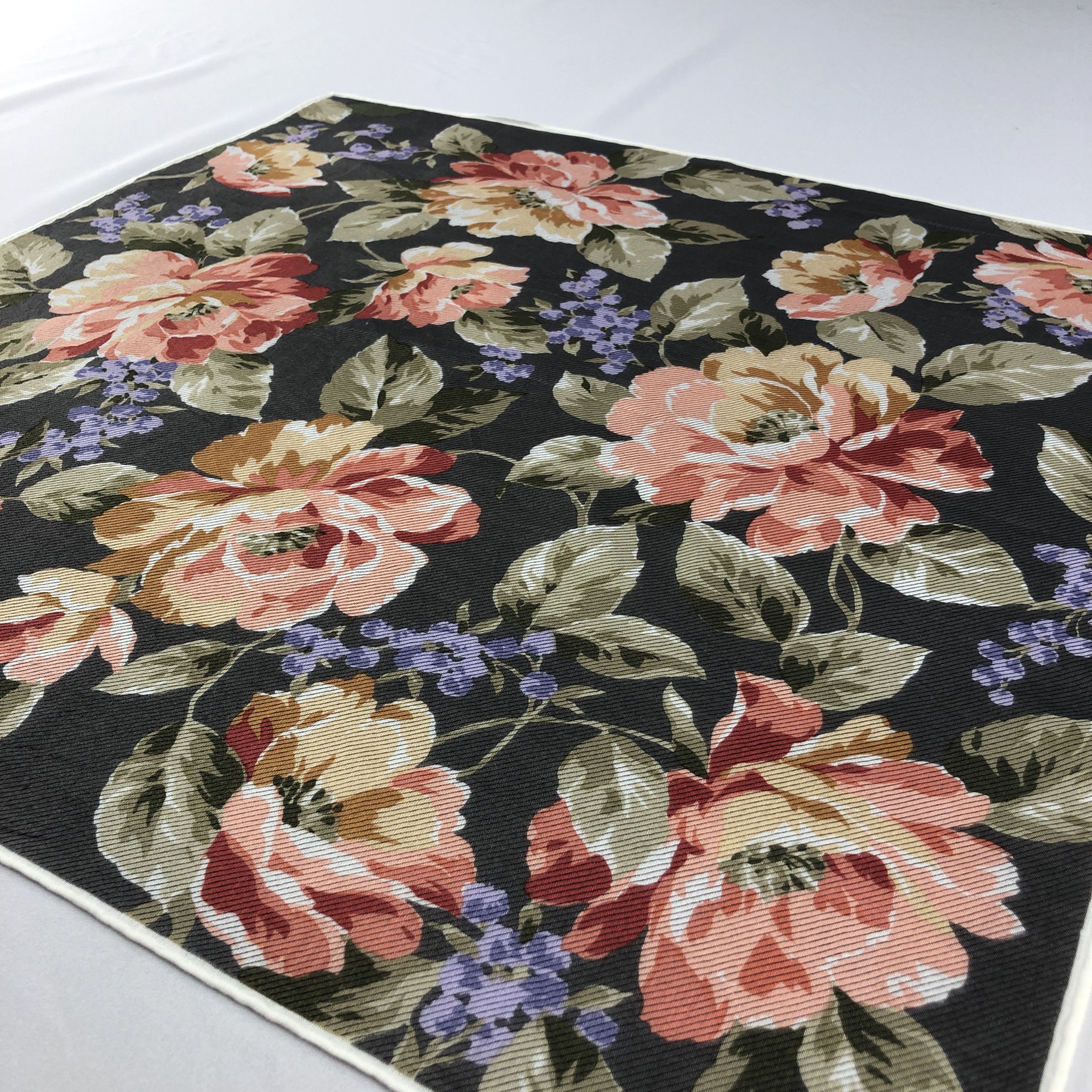 Yves Saint Laurent Yves Saint Laurent Handkerchief Neckerchief Bandana H2981 Size ONE SIZE - 2 Thumbnail