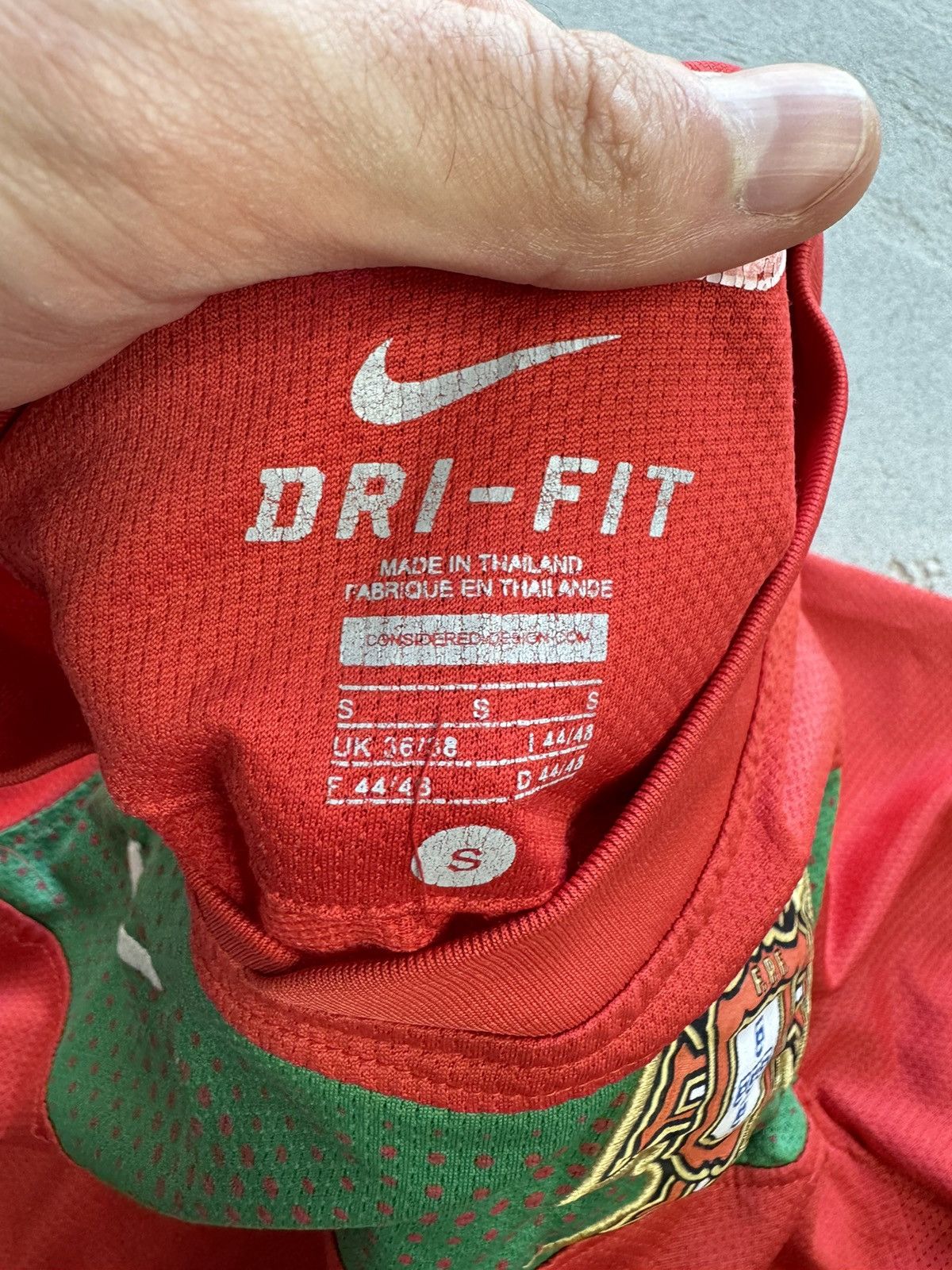 Nike × Vintage Mens Vintage Nike Portugal National Team T-shirt jersey tee Size US S / EU 44-46 / 1 - 5 Thumbnail