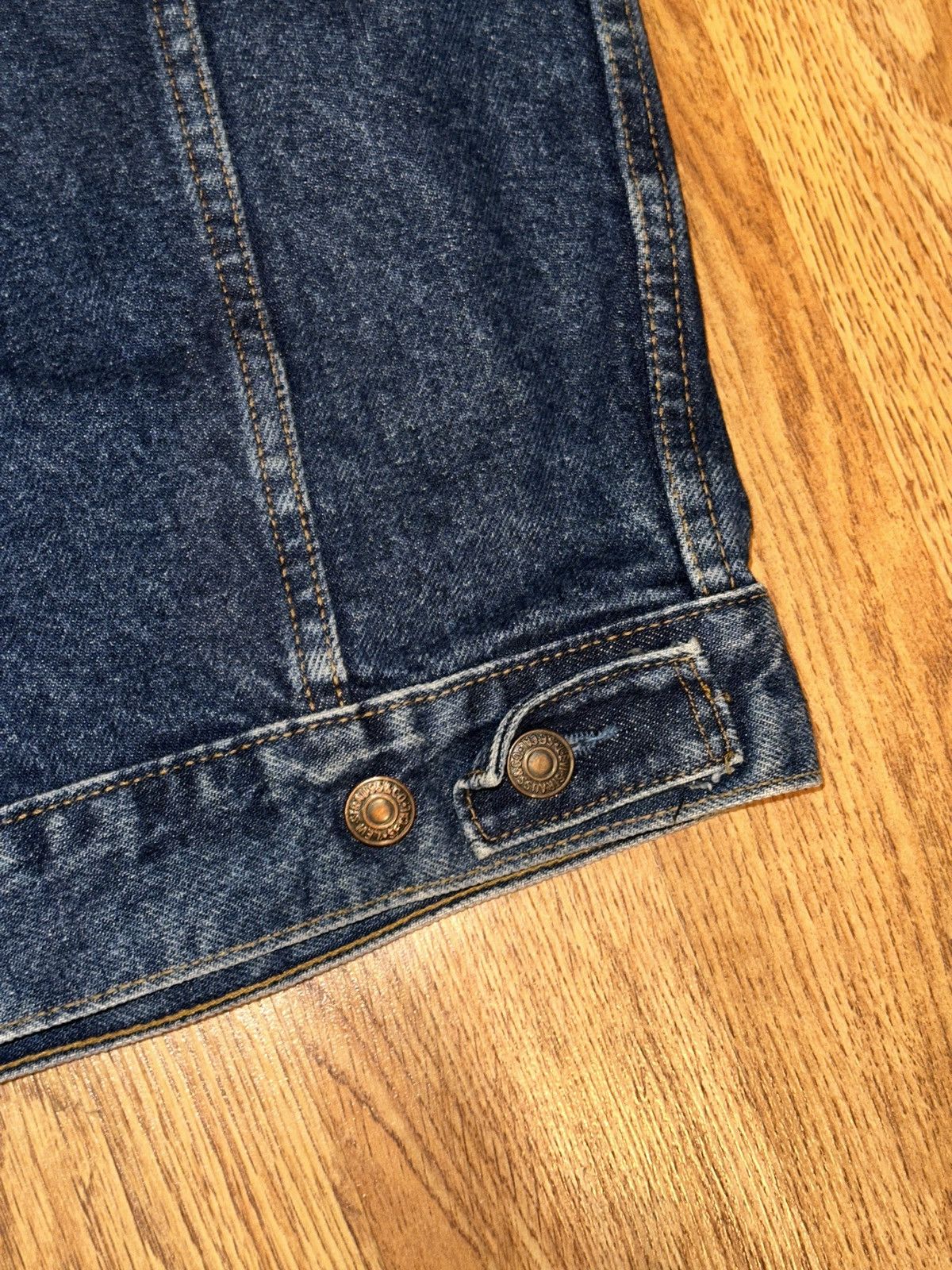 Levi's Vintage Clothing Vtg 90s Levi's Dark Wash Denim Trucker Jacket 70507 0218 Size US S / EU 44-46 / 1 - 7 Thumbnail