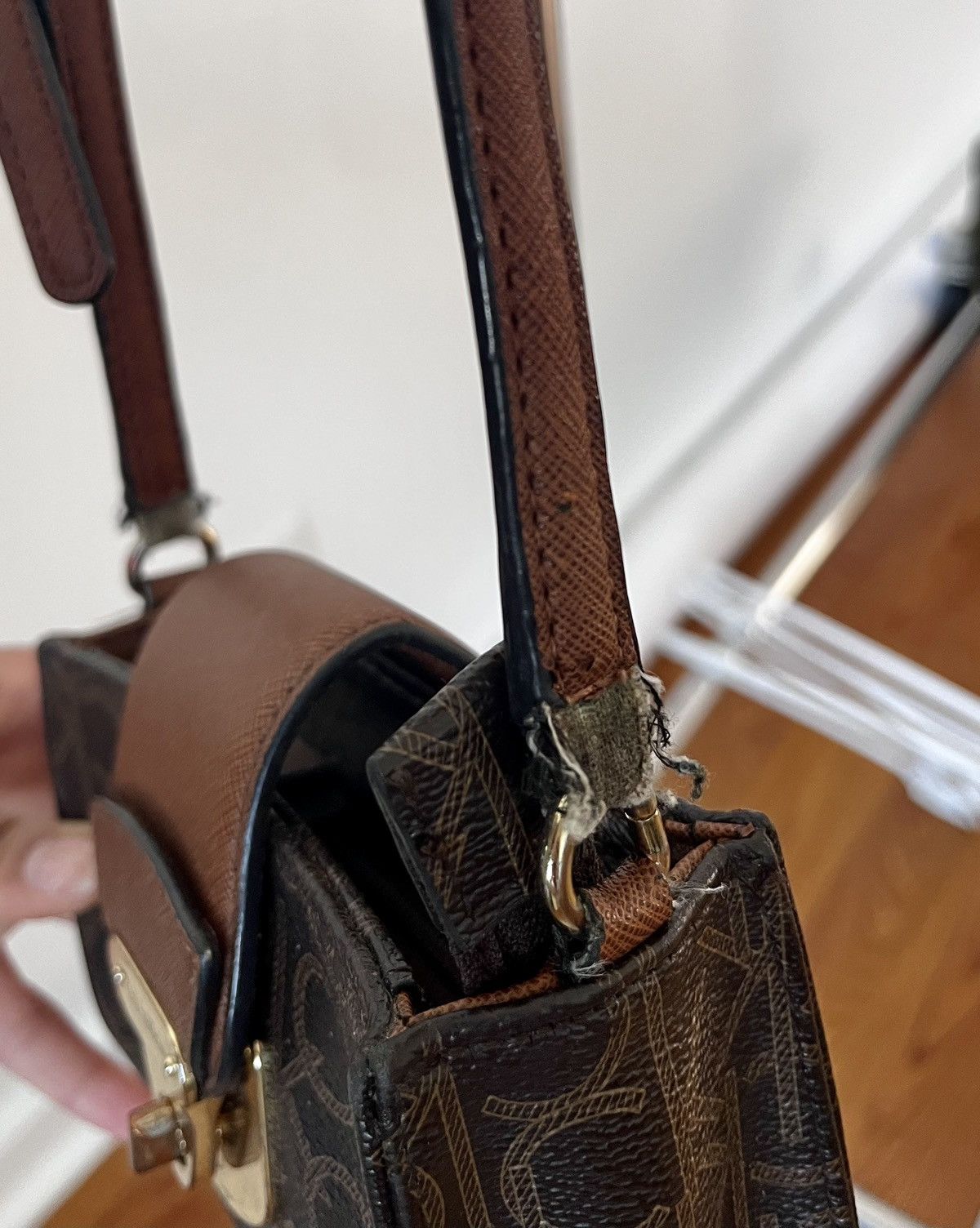 Calvin Klein Calvin Klein - Vintage Mini Crossbody Bag w/ Textured Logo Size ONE SIZE - 5 Thumbnail