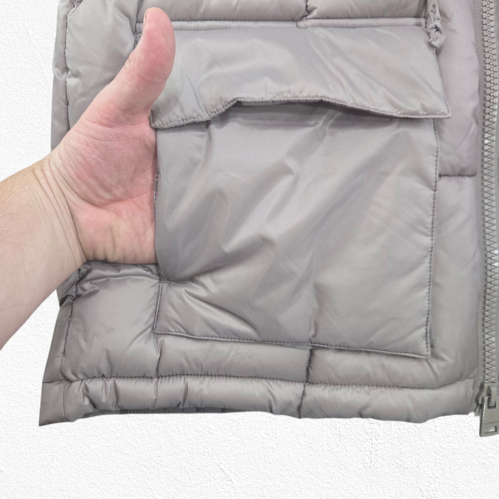Levi's Levi’s Light Gray Hooded Puffer Vest NWT Size Medium Size M / US 6-8 / IT 42-44 - 7 Thumbnail