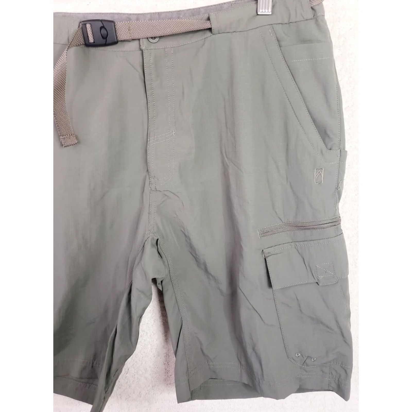 Vintage Alpine Design Men's Bermuda Shorts 36 Green Belted Elastic Waist Pockets Inseam 10 Casual Travel Workwear Regular Size 36 Size US 36 / EU 52 - 5 Thumbnail
