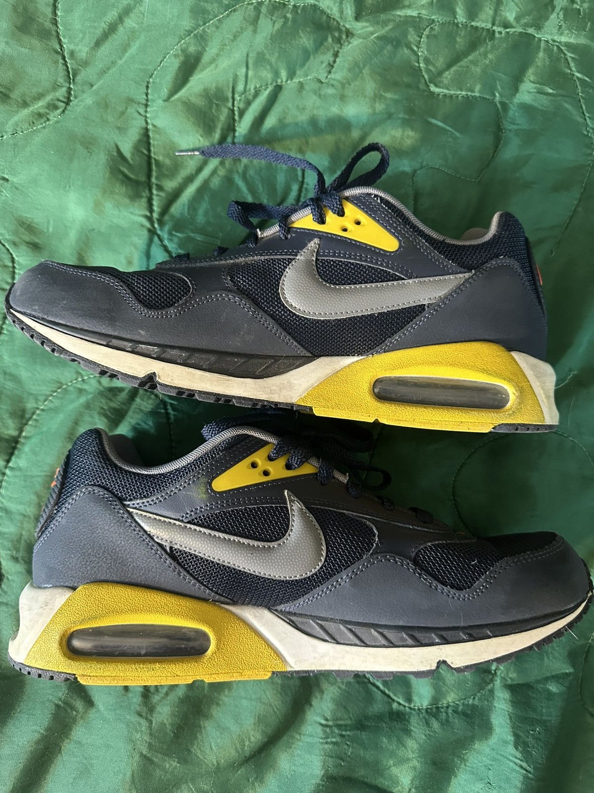 Nike Nike Air Max Correlate ‘Obsidian Varsity Maize’ Size US 11 / EU 44 - 2 Thumbnail