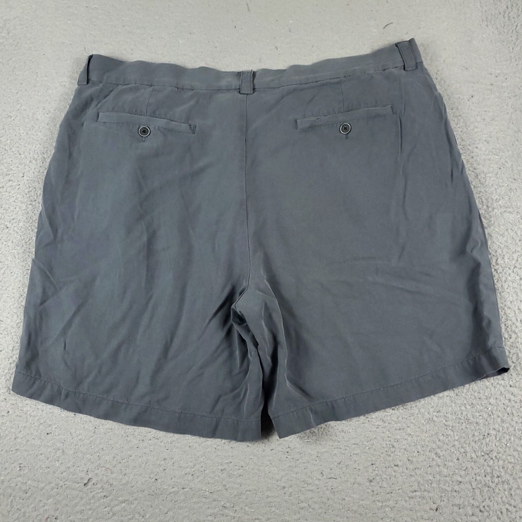 Tommy Bahama VINTAGE Tommy Bahama Shorts Men Size 38 Gray Silk Casual Pleated Chino Size US 38 / EU 54 - 7 Thumbnail