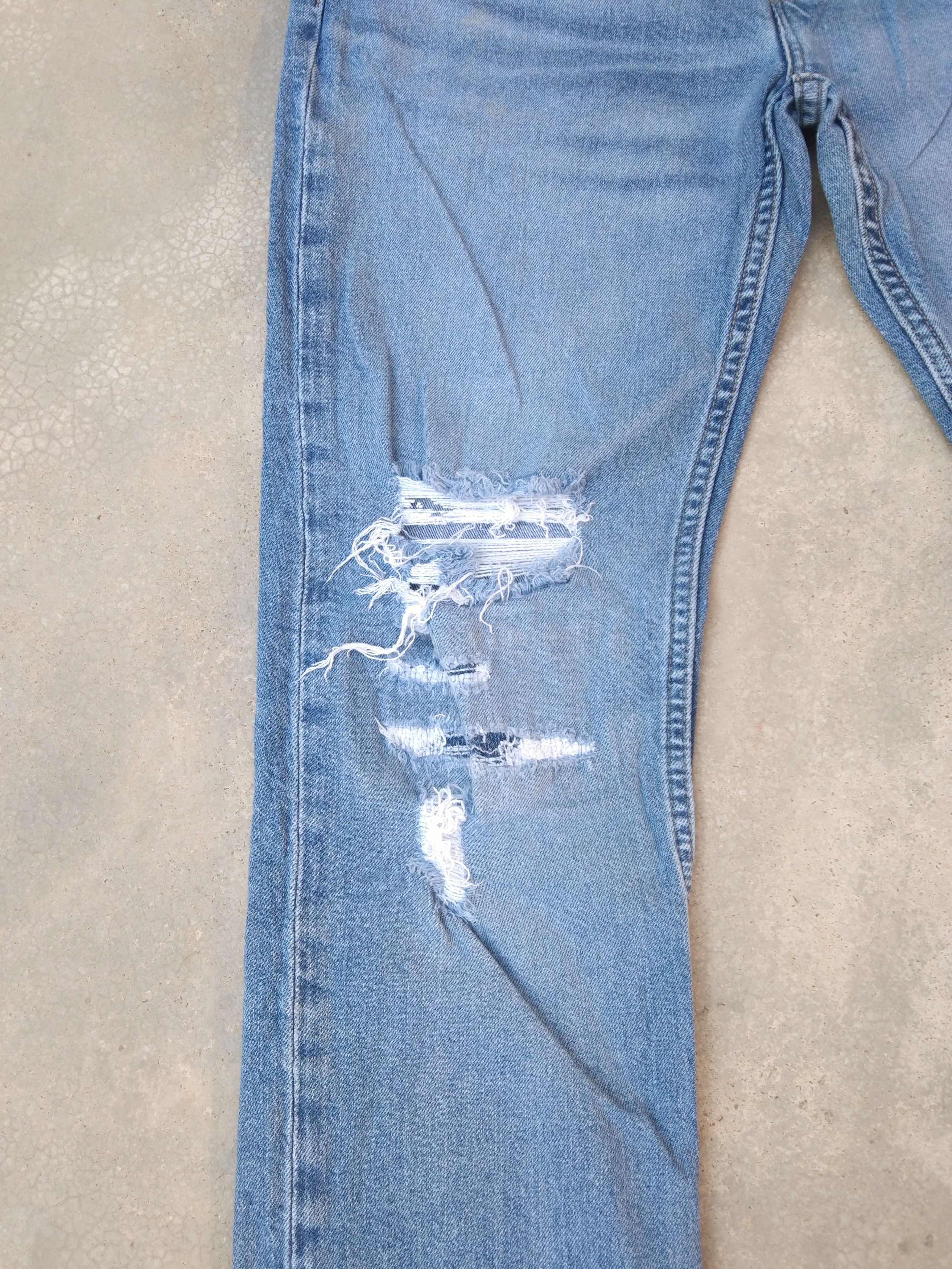 Levi's Vintage Levi's Jeans 511 Distressed Denim 31x32 Size US 31 - 5 Thumbnail