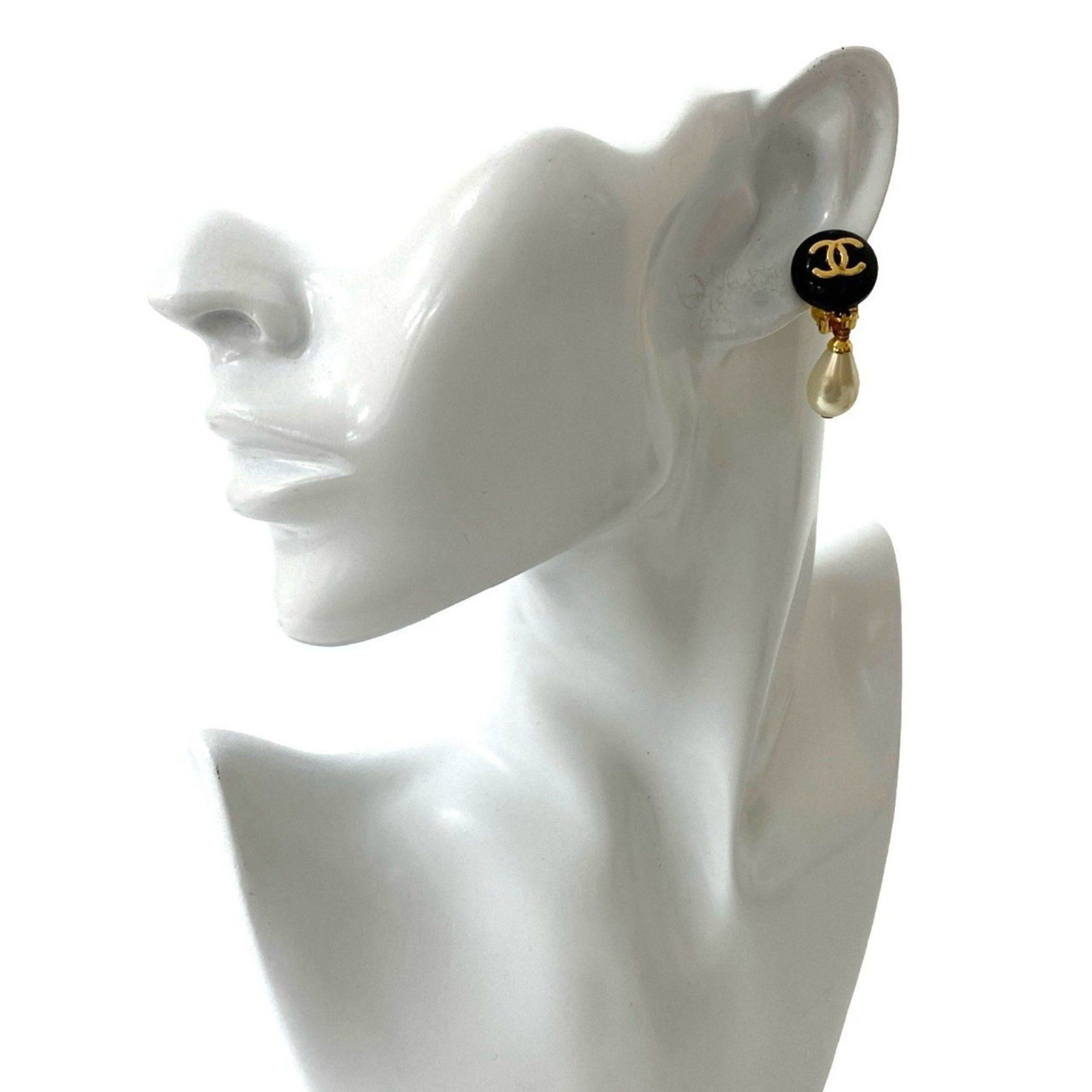 96P CHANEL Vintage Coco Mark Faux Pearl Earrings and Ear Cuff Black 92467