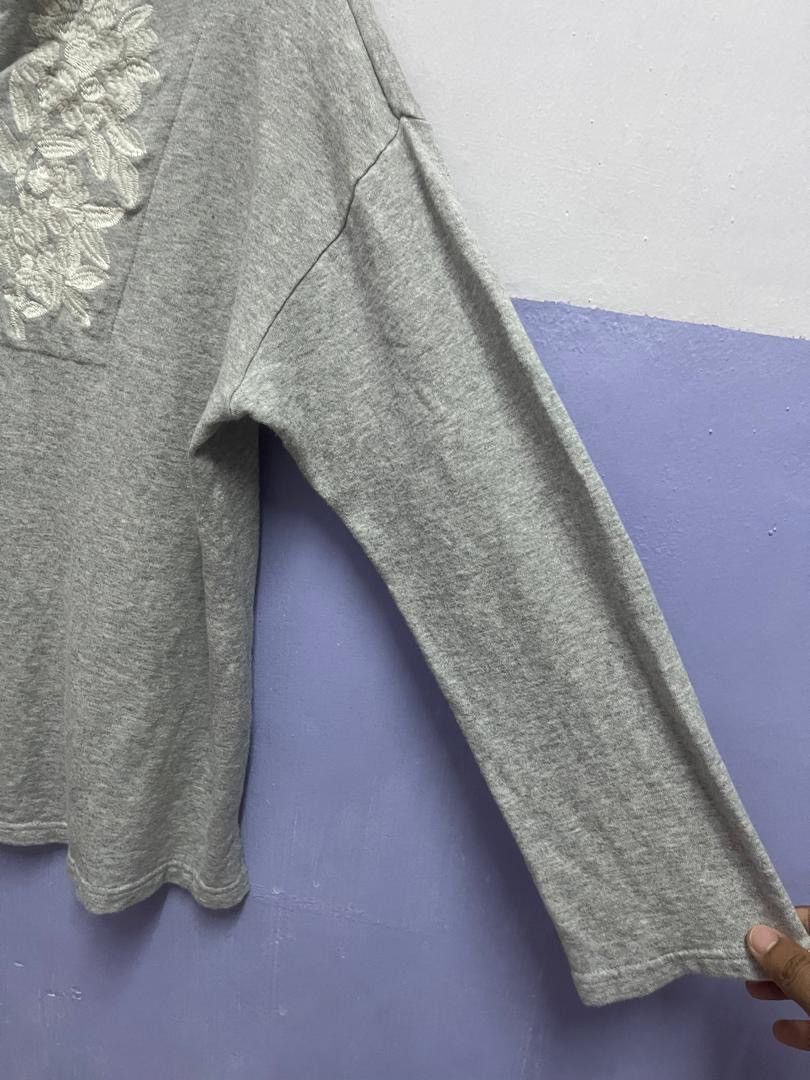 Issey Miyake 2000s Issey Miyake Plantation Flower Embroiderey Sweatshirt Size M / US 6-8 / IT 42-44 - 5 Thumbnail