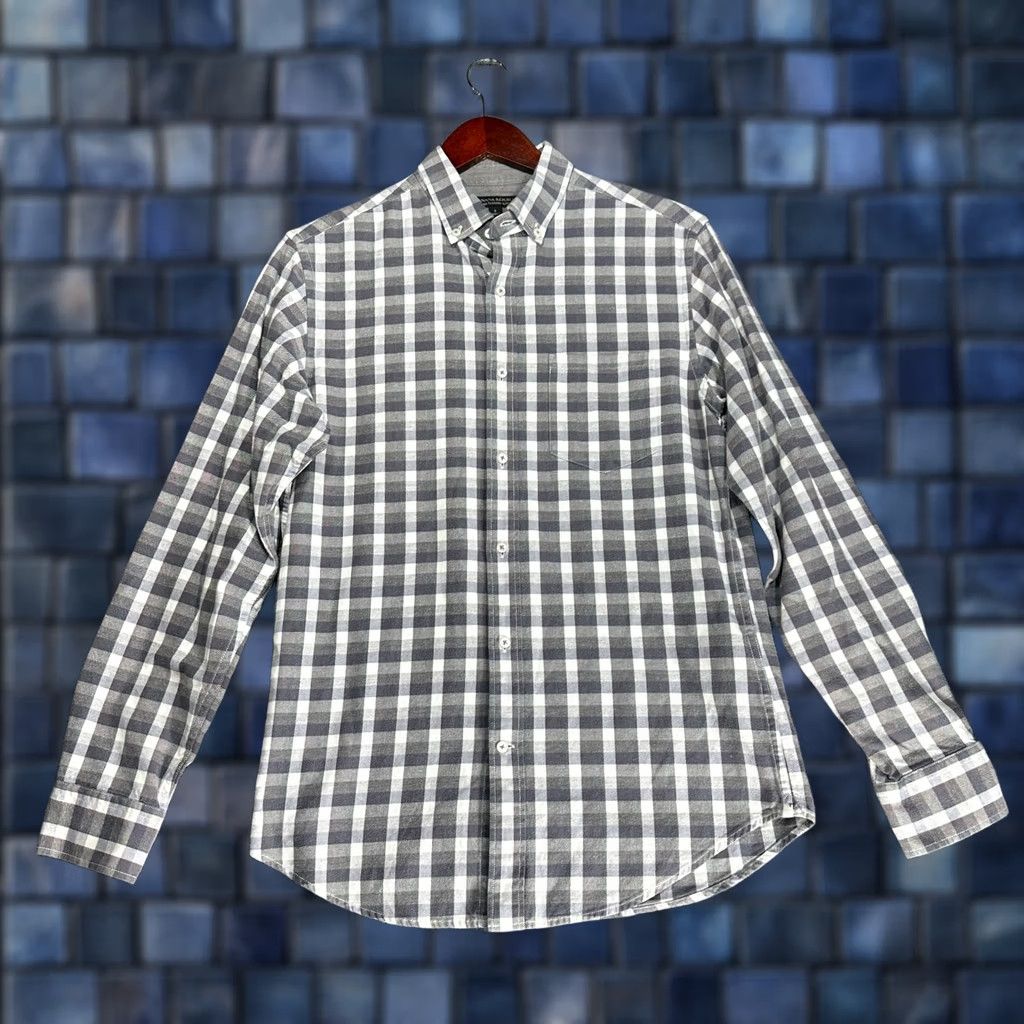 Banana Republic Banana Republic Shirt Mens S Luxe Flannel Button-Down Cotton Gray Check Slim Pocketed Size US S / EU 44-46 / 1 - 1 Thumbnail