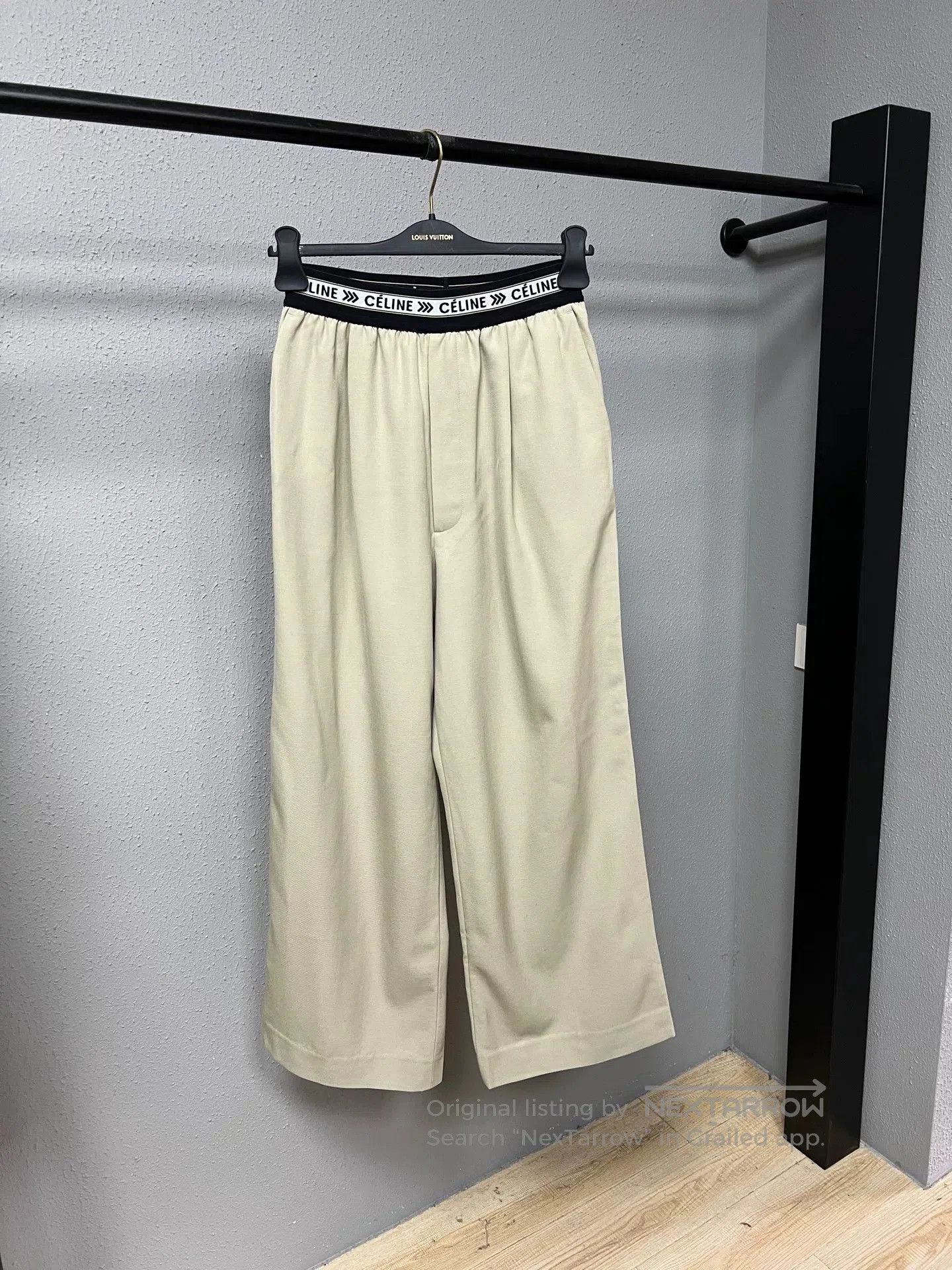 Celine beige wool waist-defining pants. Size 35" - 1 Thumbnail