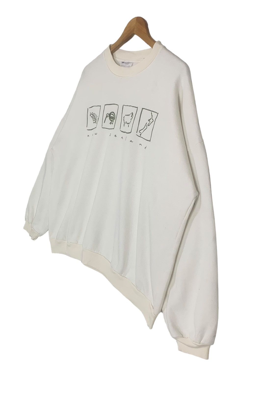 Vintage Vintage The New Zealand Affair Crewneck Sweatshirt Size US XL / EU 56 / 4 - 6 Thumbnail