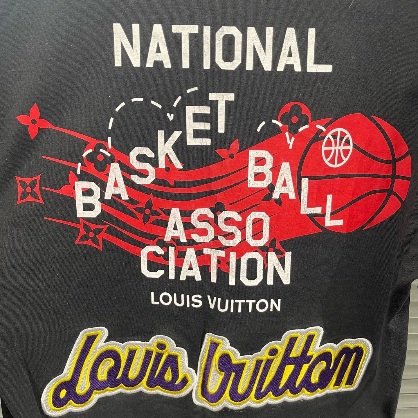 Louis Vuitton Louis Vuitton x NBA Letter Print S/S Tee M 95 New Size US M / EU 48-50 / 2 - 5 Thumbnail