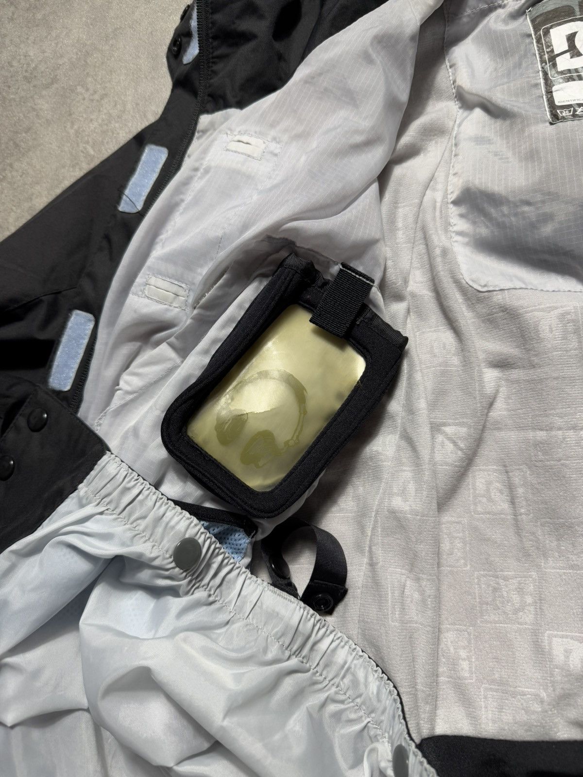 DC × Vintage Dc Tracksuit Outdoor Windproof Tech Jacket Rare Find 00s Size US M / EU 48-50 / 2 - 15 Thumbnail