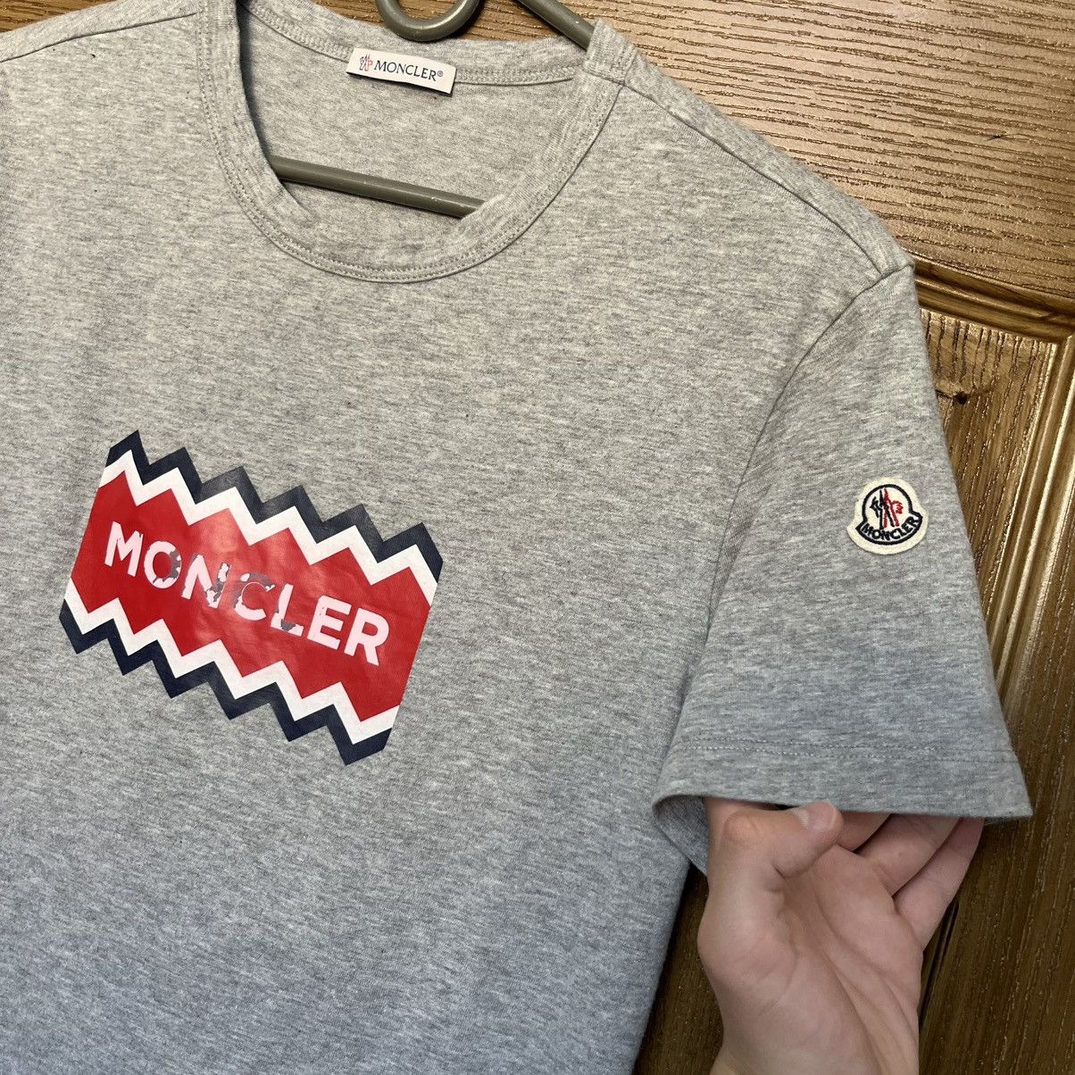 Moncler Moncler T-Shirt Size US S / EU 44-46 / 1 - 5 Thumbnail
