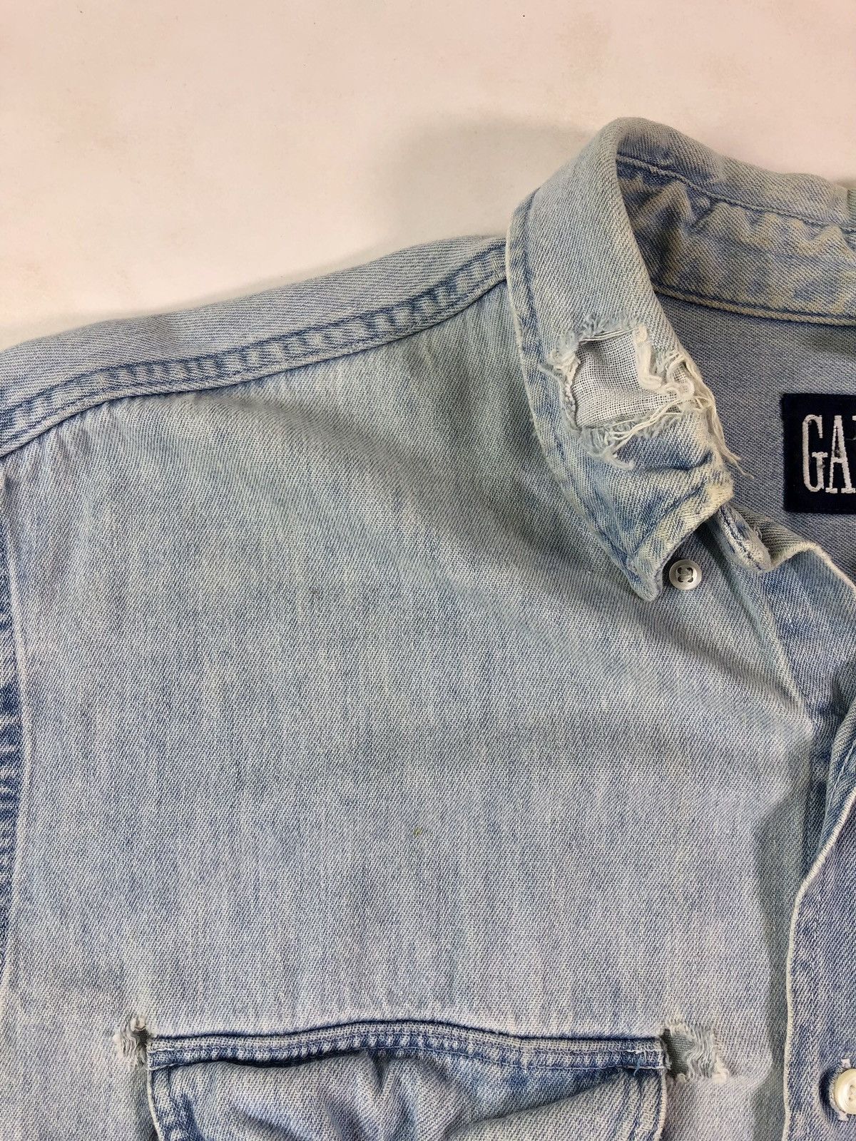 Gap × Vintage Vintage 90s Gap Light Wash Made in USA Distressed Shirt Size US M / EU 48-50 / 2 - 7 Thumbnail