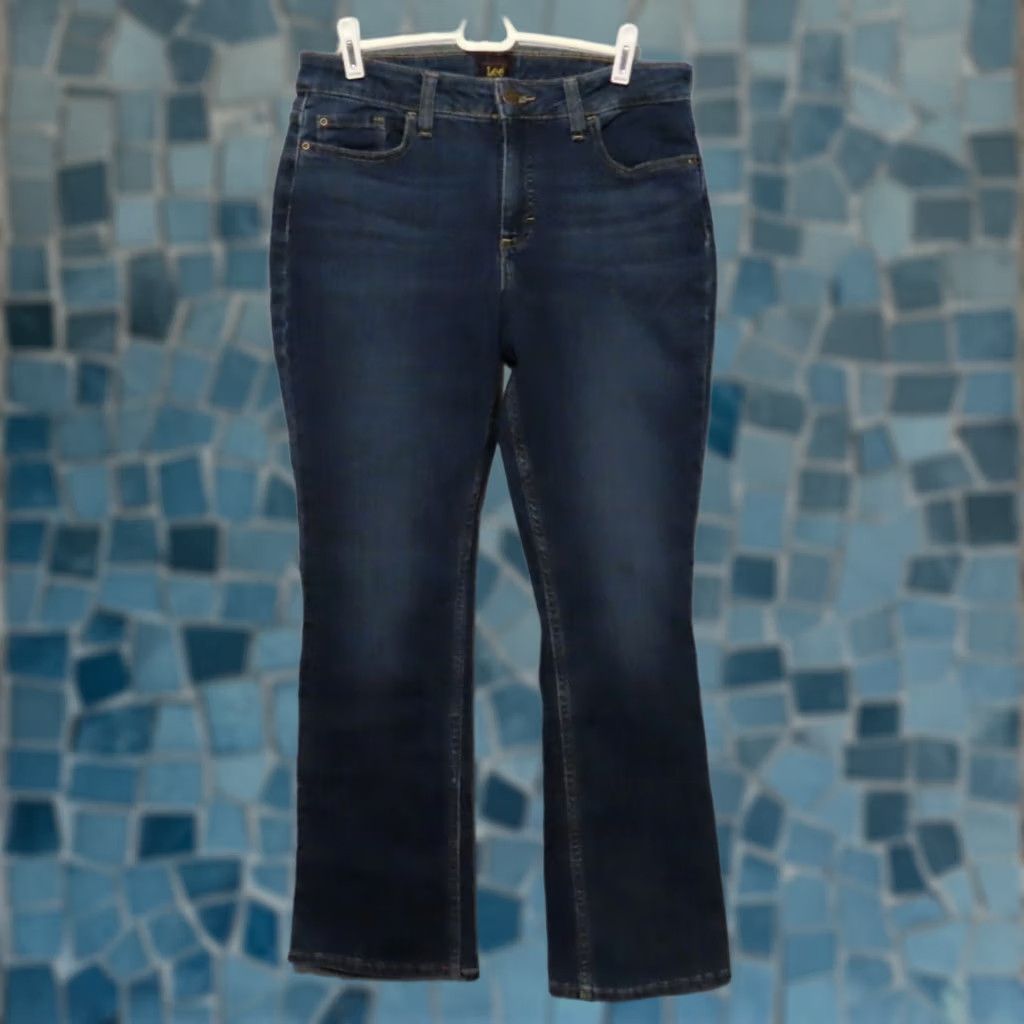 Lee Lee Women's Jeans Bootcut Midrise 12 Blue Denim NWT Regular 28in Inseam 5-Pocket Stretch Cotton Blend Dark Wash NWT Size 34" / US 12 / IT 48 - 1 Thumbnail