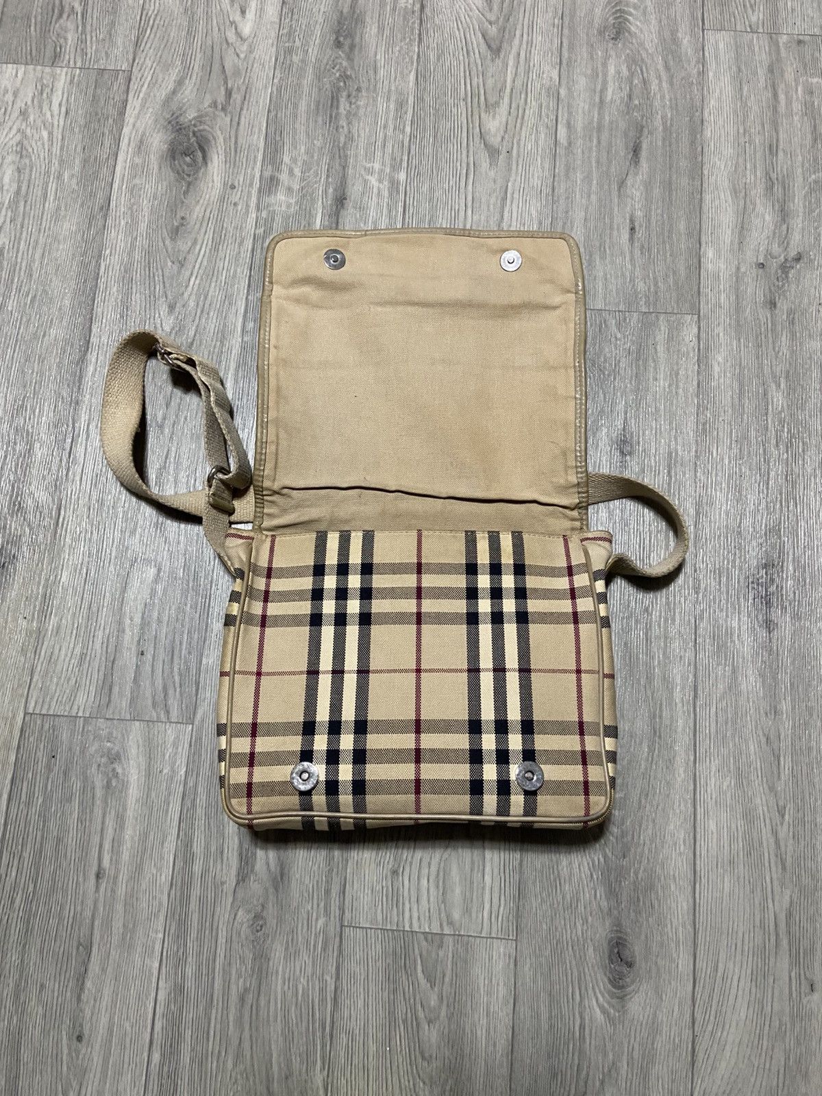 Burberry Vintage Burberry London Nova Check Crossbody Bag Size ONE SIZE - 6 Thumbnail