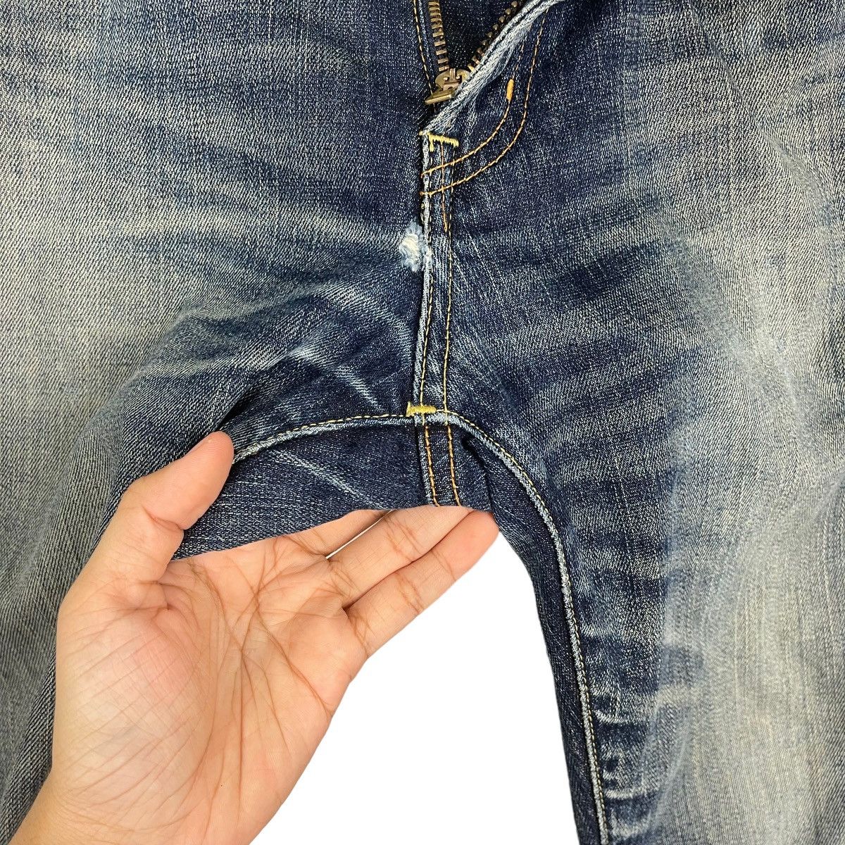 Uniqlo Uniqlo UJ Distressed Flare Jeans Size US 31 - 11 Thumbnail