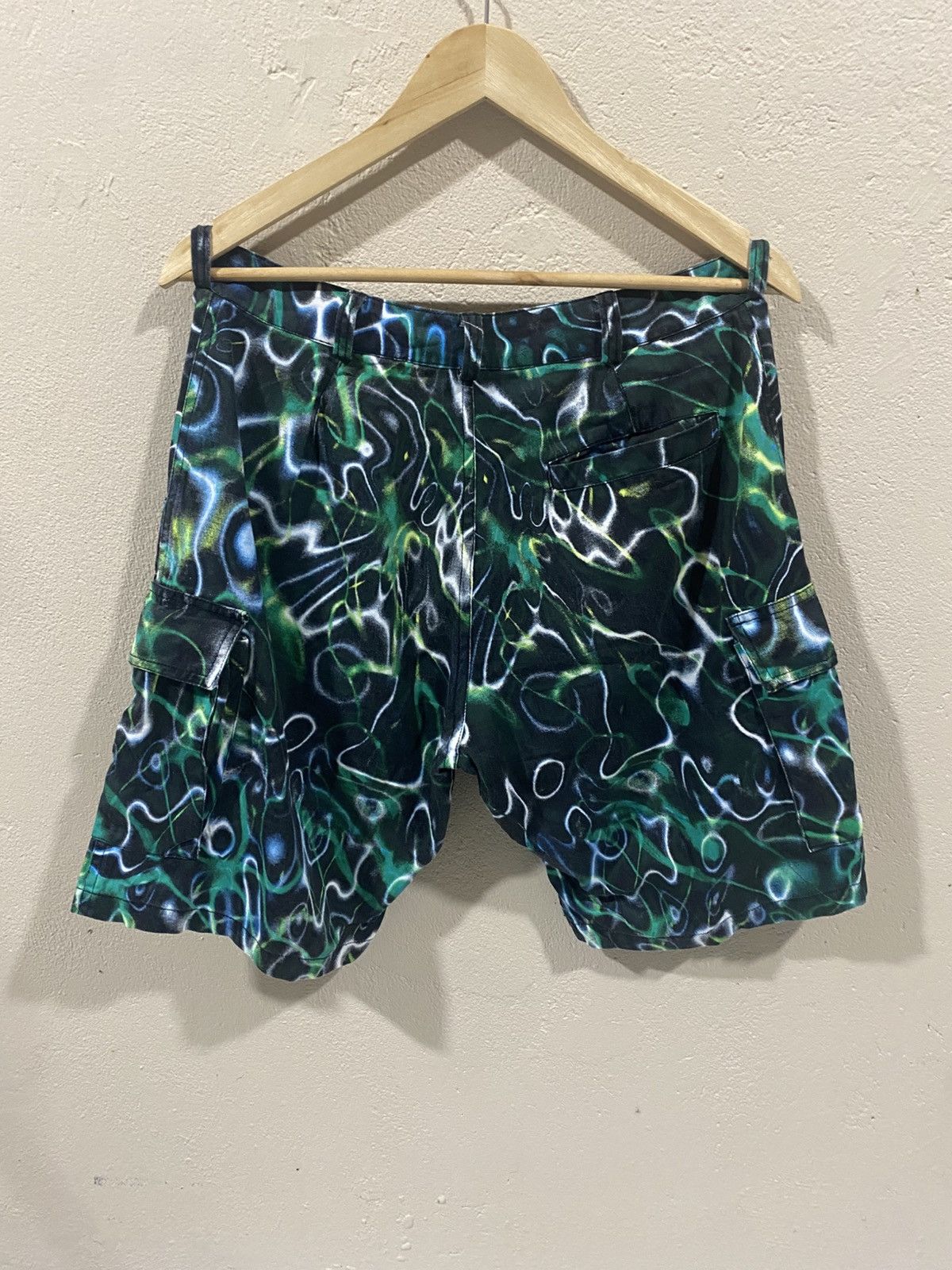 Japanese Brand Hikari Abstract Shorts Rarest Size US 30 / EU 46 - 2 Thumbnail