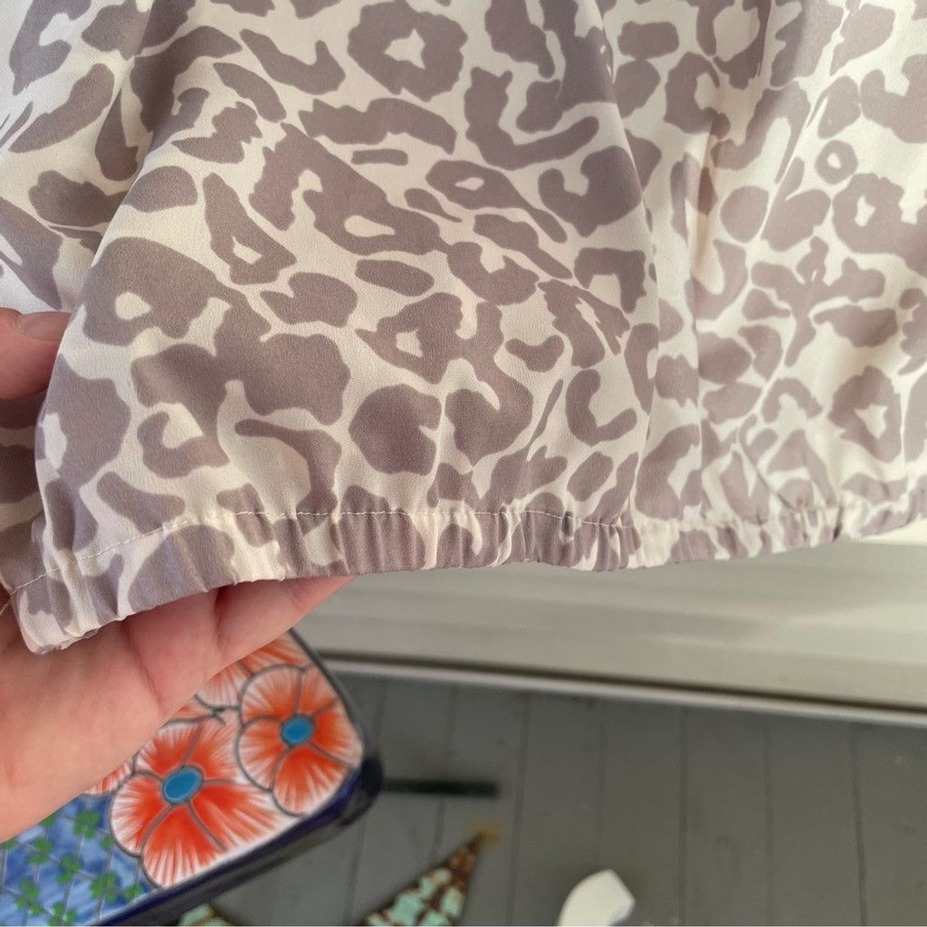Loft Ann Taylor LOFT Animal Print Top Size S Size S / US 4 / IT 40 - 3 Thumbnail
