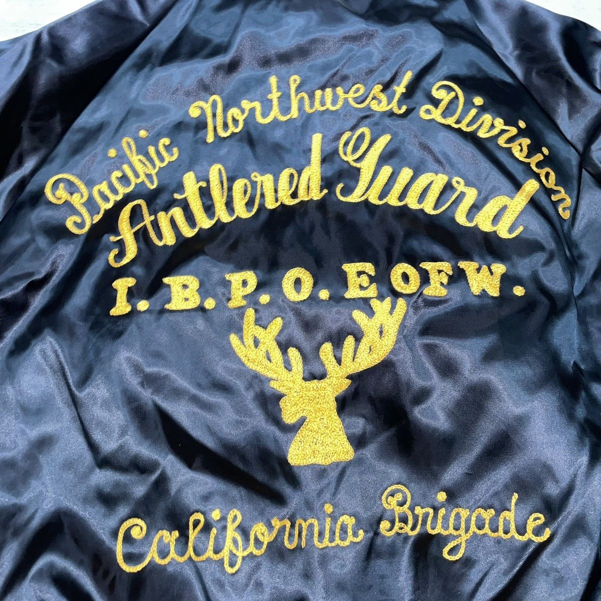 Vintage Vintage Chain Stitch Antlered Guard Satin Jacket Size US XL / EU 56 / 4 - 5 Thumbnail