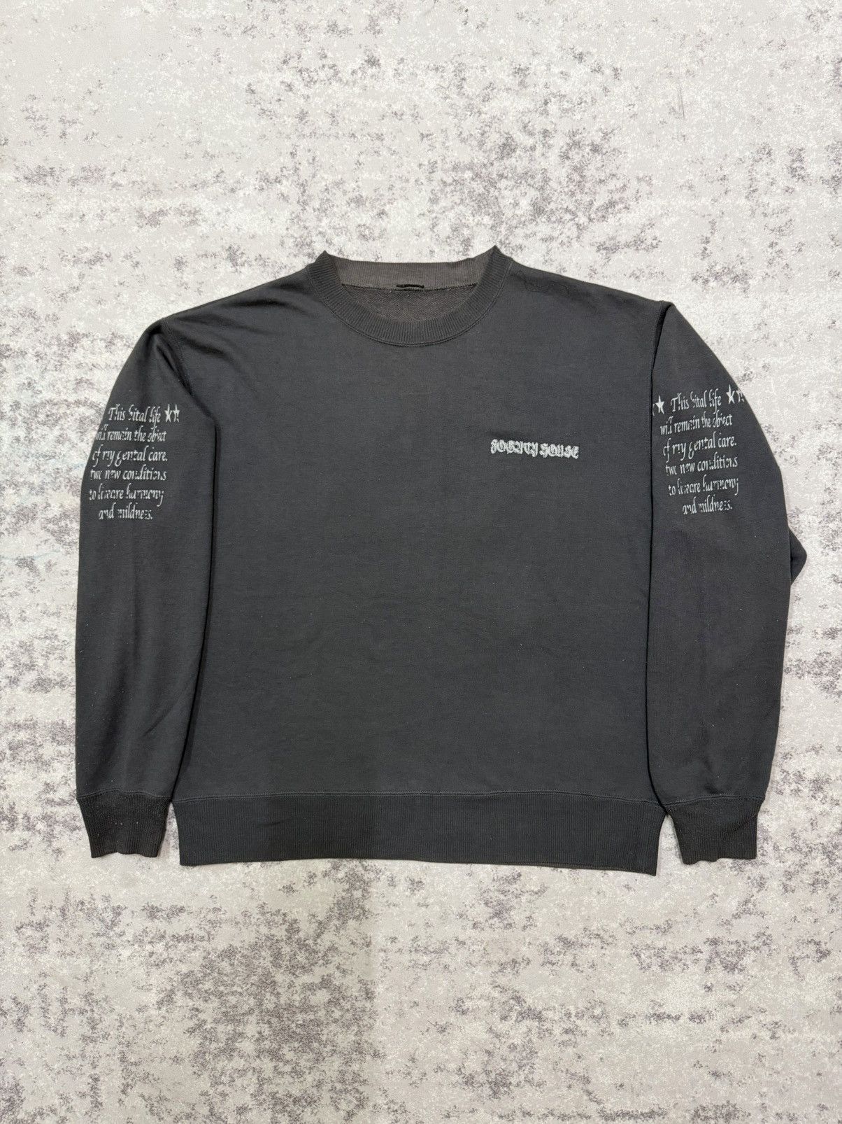 Vintage Fogaty House graphic sweatshirt with a skull and wingsdesign Size US M / EU 48-50 / 2 - 4 Thumbnail