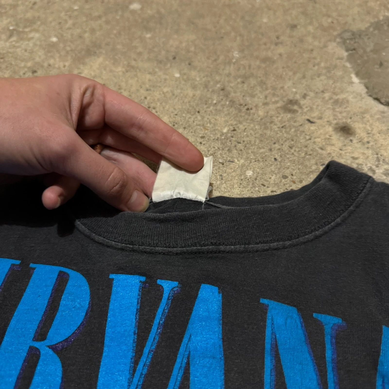 Band Tees Vintage Nirvana t-shirt Size US L / EU 52-54 / 3 - 4 Thumbnail