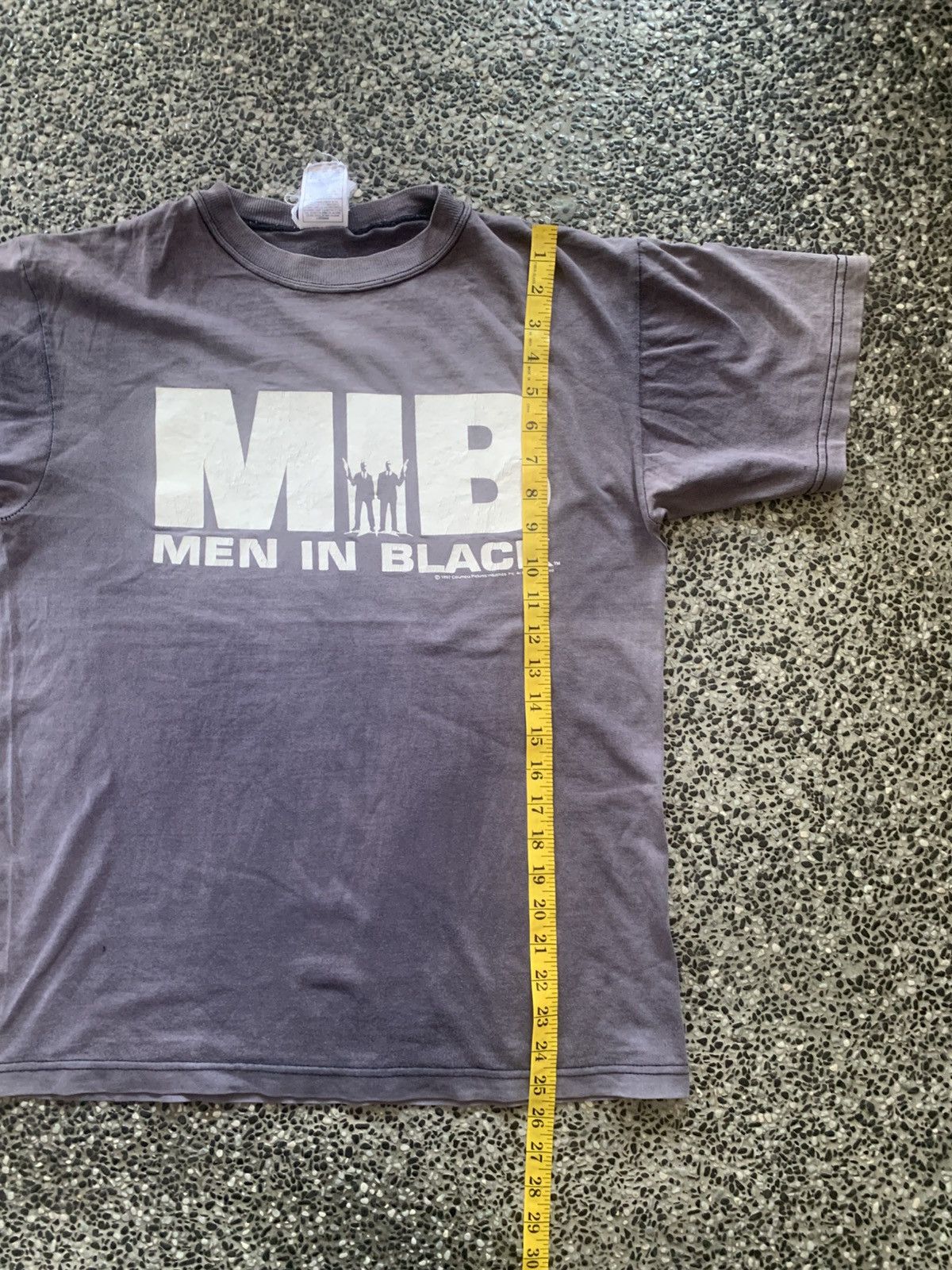 Vintage × Willi Smith Vintage 90s MIB Men In Black Movie T shirt Size US M / EU 48-50 / 2 - 11 Thumbnail
