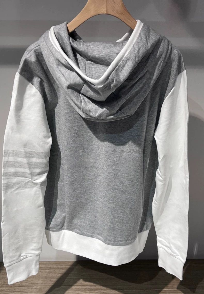 Thom Browne Thom browne Color-blocked sweatshirt, gray and white classi Size US L / EU 52-54 / 3 - 5 Thumbnail