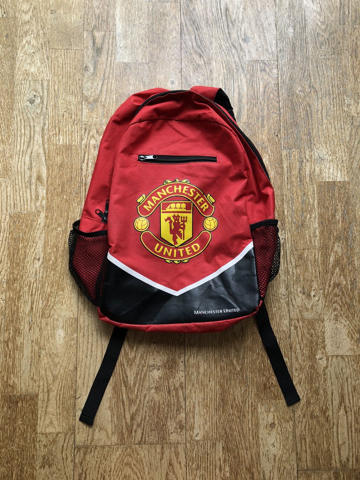 RARE 1990s MANCHESTER UNITED FOOTBALL OFFICIAL SOCCER BAG
