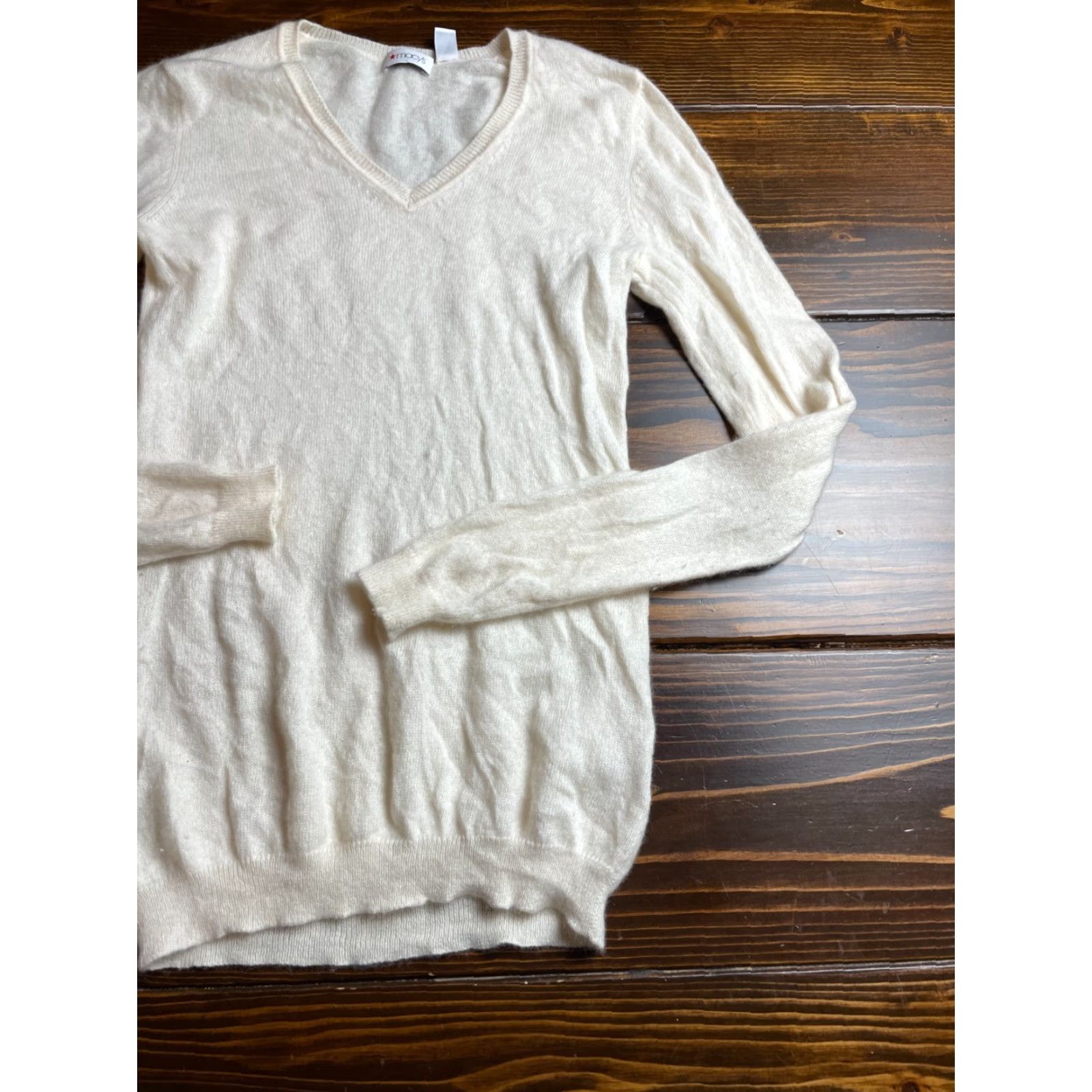 Vintage Macy Sweater Woman's Size XS Cream V-Neck Long Sleeve Cashmere Knit Ribbed Edges Size XS / US 0-2 / IT 36-38 - 3 Thumbnail