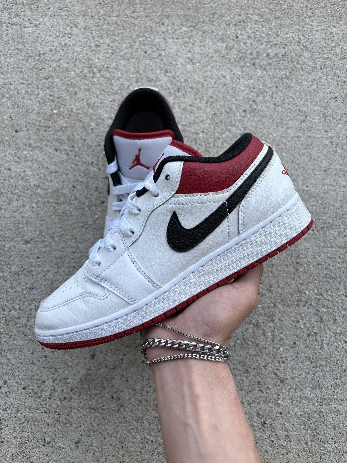 Jordan Brand 2021 Jordan 1 Low “White Gym Red” (GS) Size 5.5Y Size US 5.5 / EU 38 - 1 Thumbnail