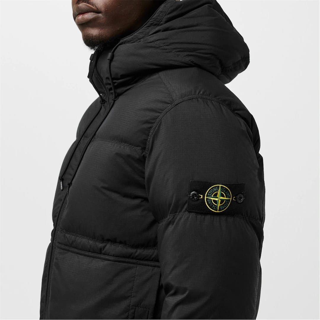 Stone Island o1g2r1mq0526 Quilted Medium Puffer Jacket in Nero Size US M / EU 48-50 / 2 - 5 Thumbnail