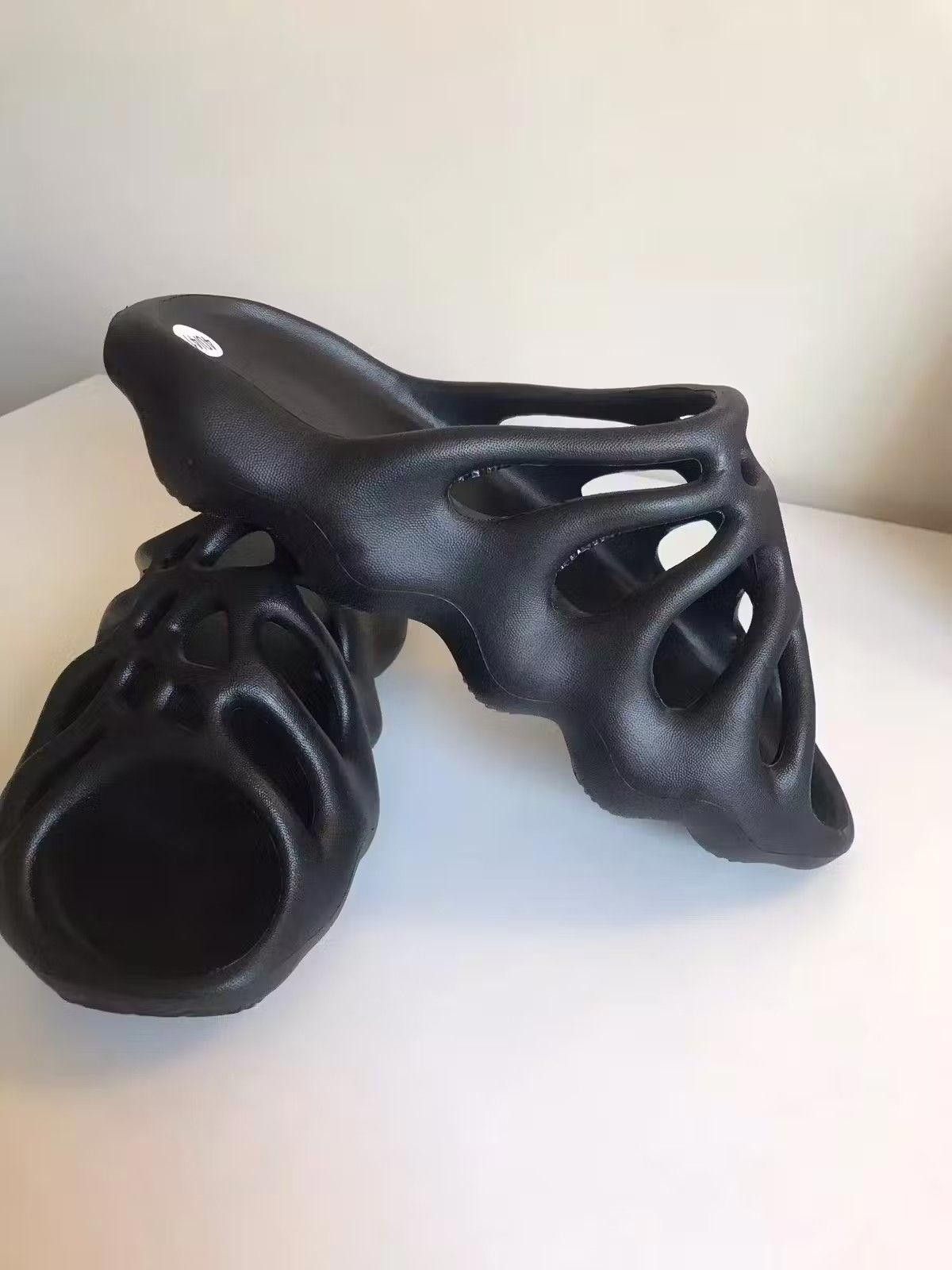 image of Ribbed Black Slides, Men's (Size 8)