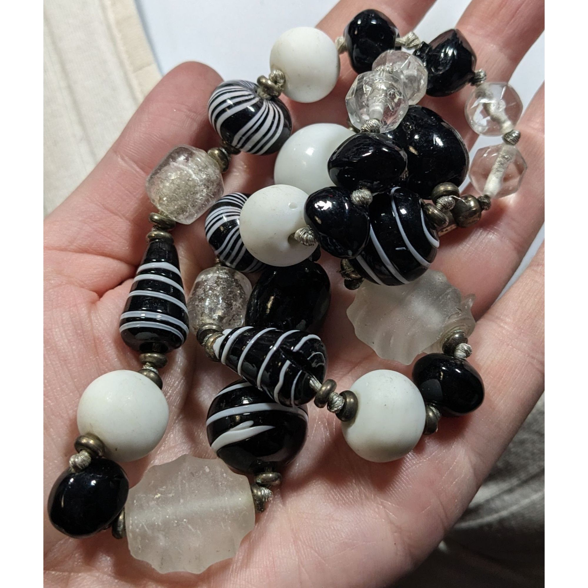 Handmade Handmade Chunky Black And White Glass Beaded Necklace Size ONE SIZE - 3 Thumbnail