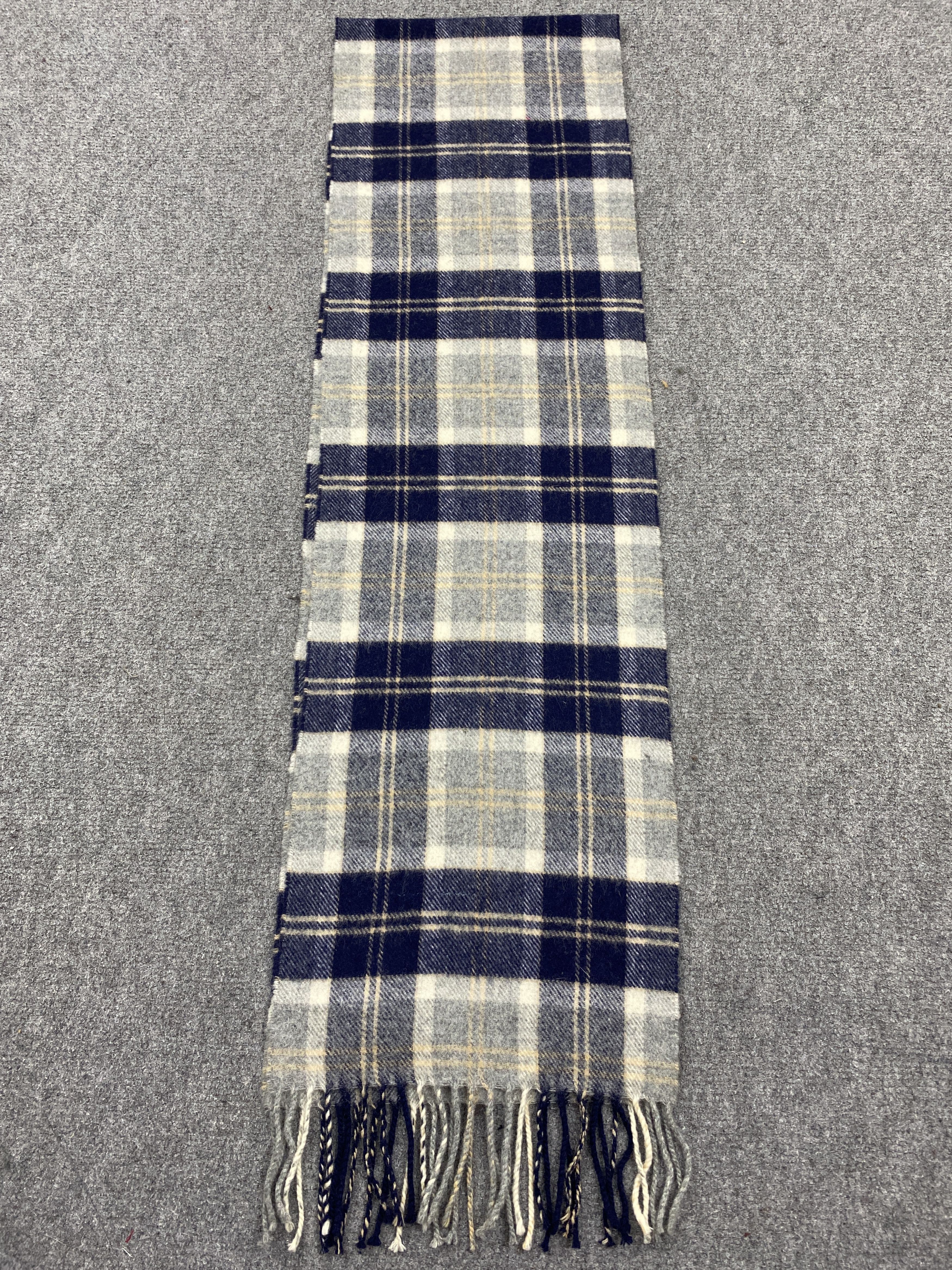 Johnstons Of Elgin Johnstons Of Elgin Scarf / Muffler / Neckwear - SC0156 Size ONE SIZE - 7 Thumbnail