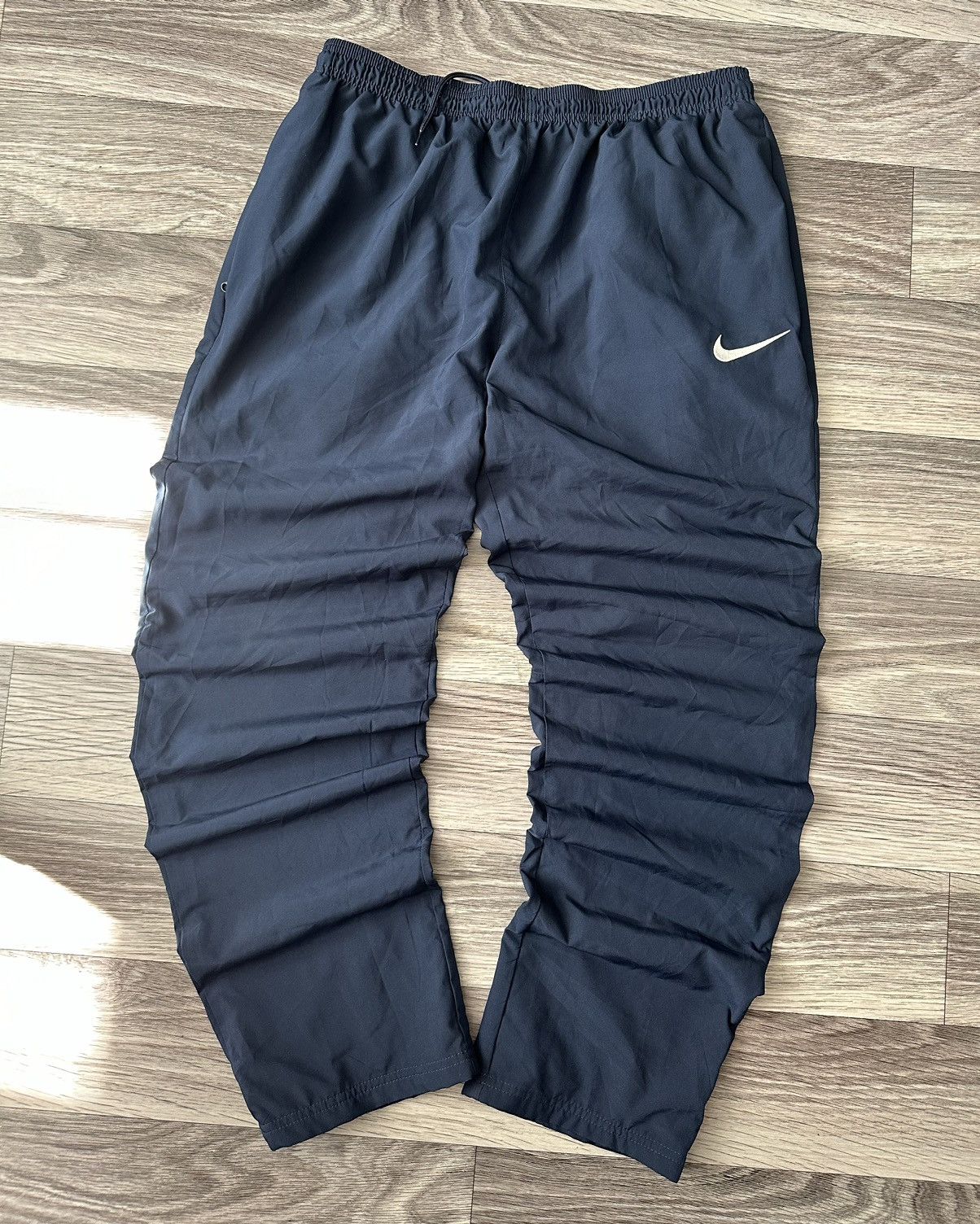 Nike Nike Vintage BLUE Athletic 90s Baggy Nylon trackpants Size US 34 / EU 50 - 1 Thumbnail