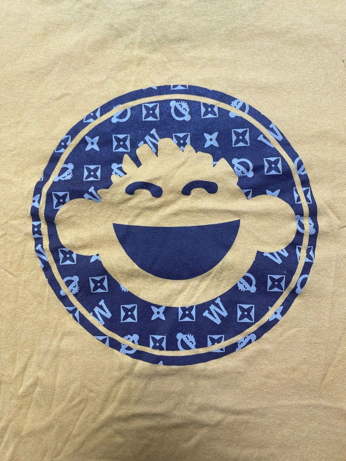Japanese Brand VINTAGE HARLEM STORE LV ALIKE DESIGN TSHIRT Size US XL / EU 56 / 4 - 8 Thumbnail