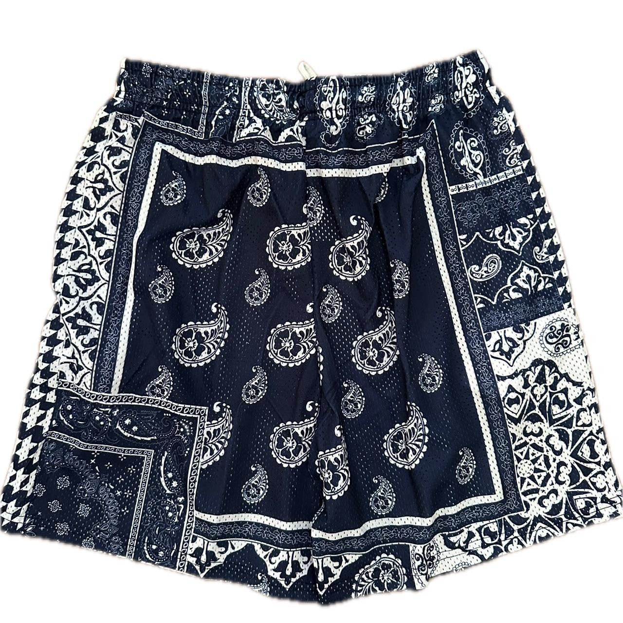Other Bandana Print Shorts Size US 30 / EU 46 - 2 Thumbnail