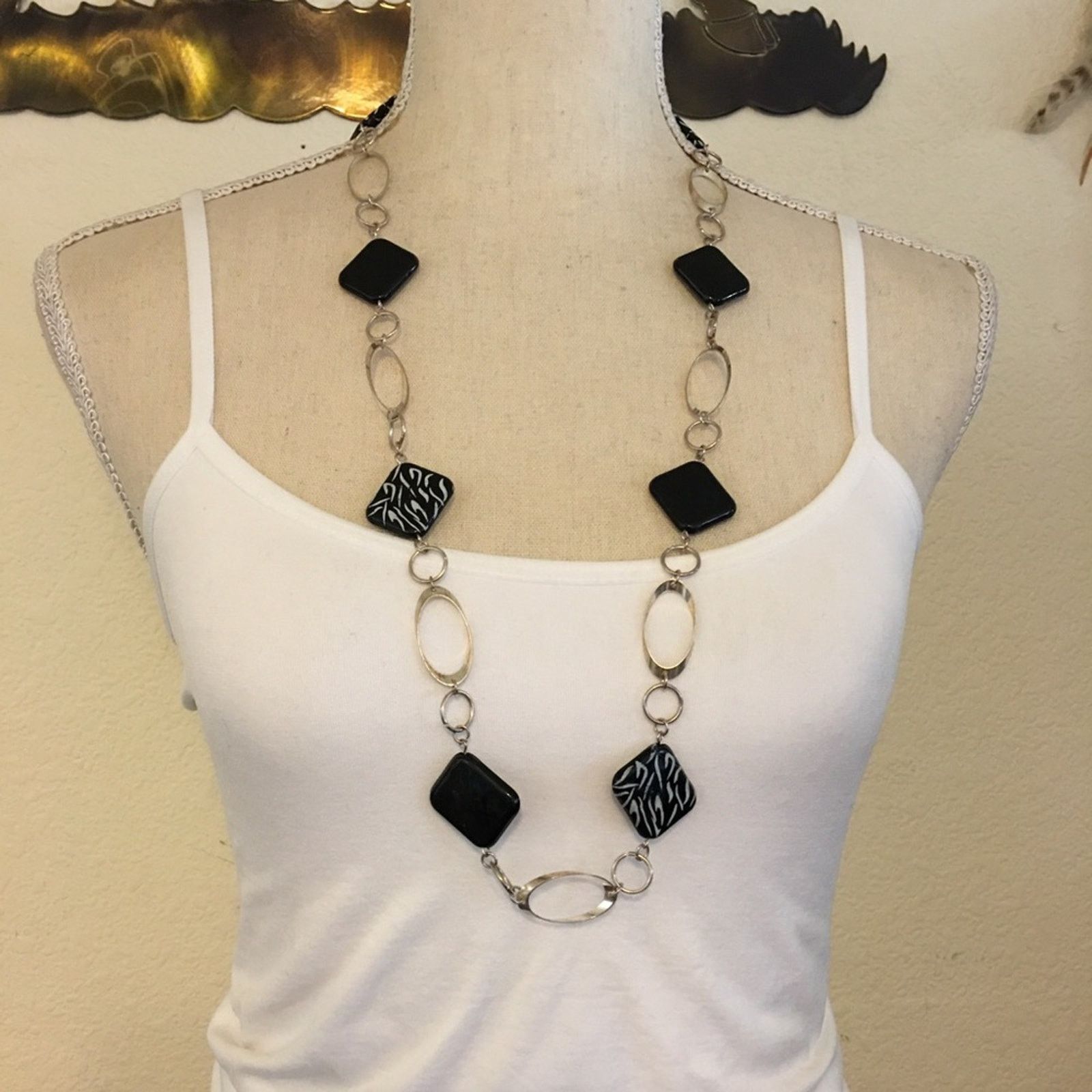 Vintage Vintage plastic disc silver link long necklace Size ONE SIZE - 1 Thumbnail