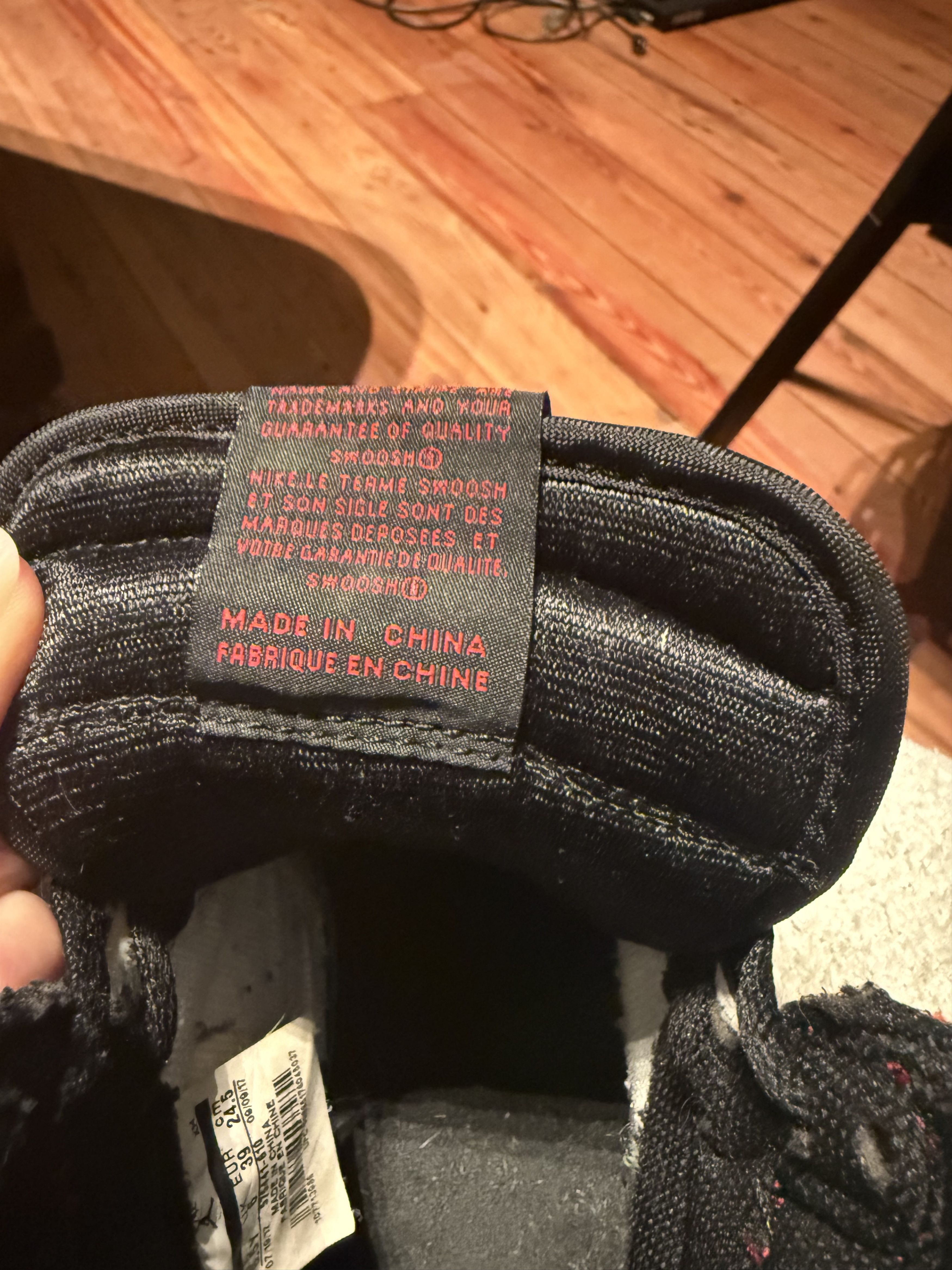 Nike Air Jordan 1 Retro High OG BG Size US 6.5 / EU 39-40 - 3 Thumbnail