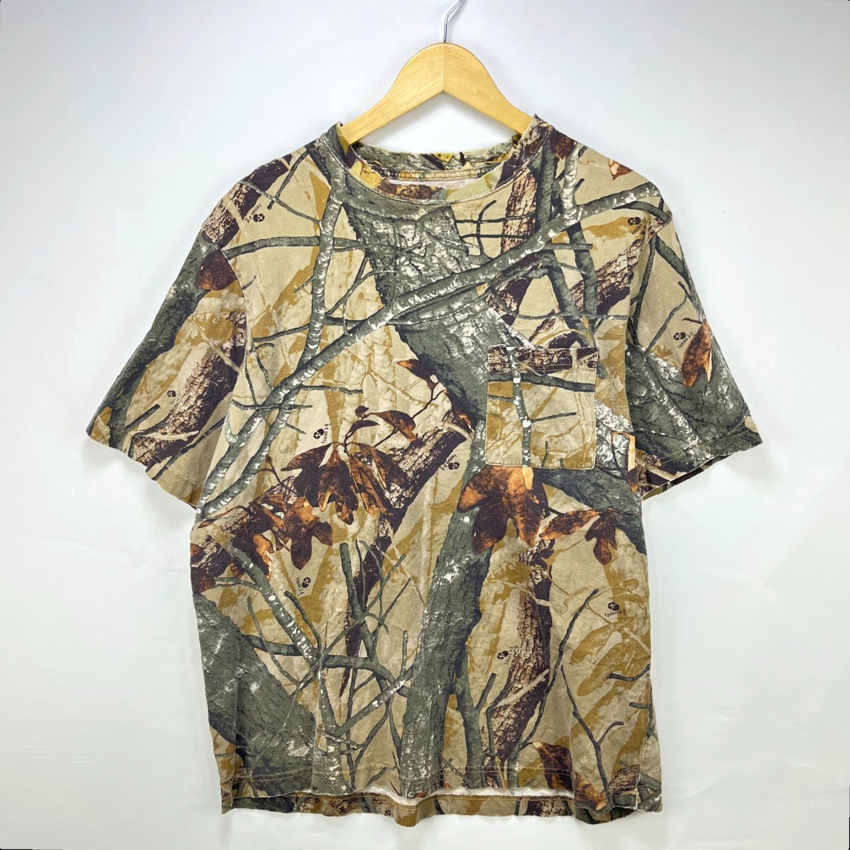 Realtree VINTAGE Real Tree Camo T-Shirt Large Men L Green Tshirt Size US L / EU 52-54 / 3 - 2 Thumbnail
