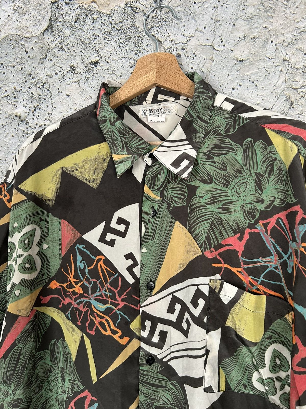 Vintage Vintage 90s Archive Silk Shirt Hawaiian Summer Avant Garde Size US L / EU 52-54 / 3 - 3 Thumbnail