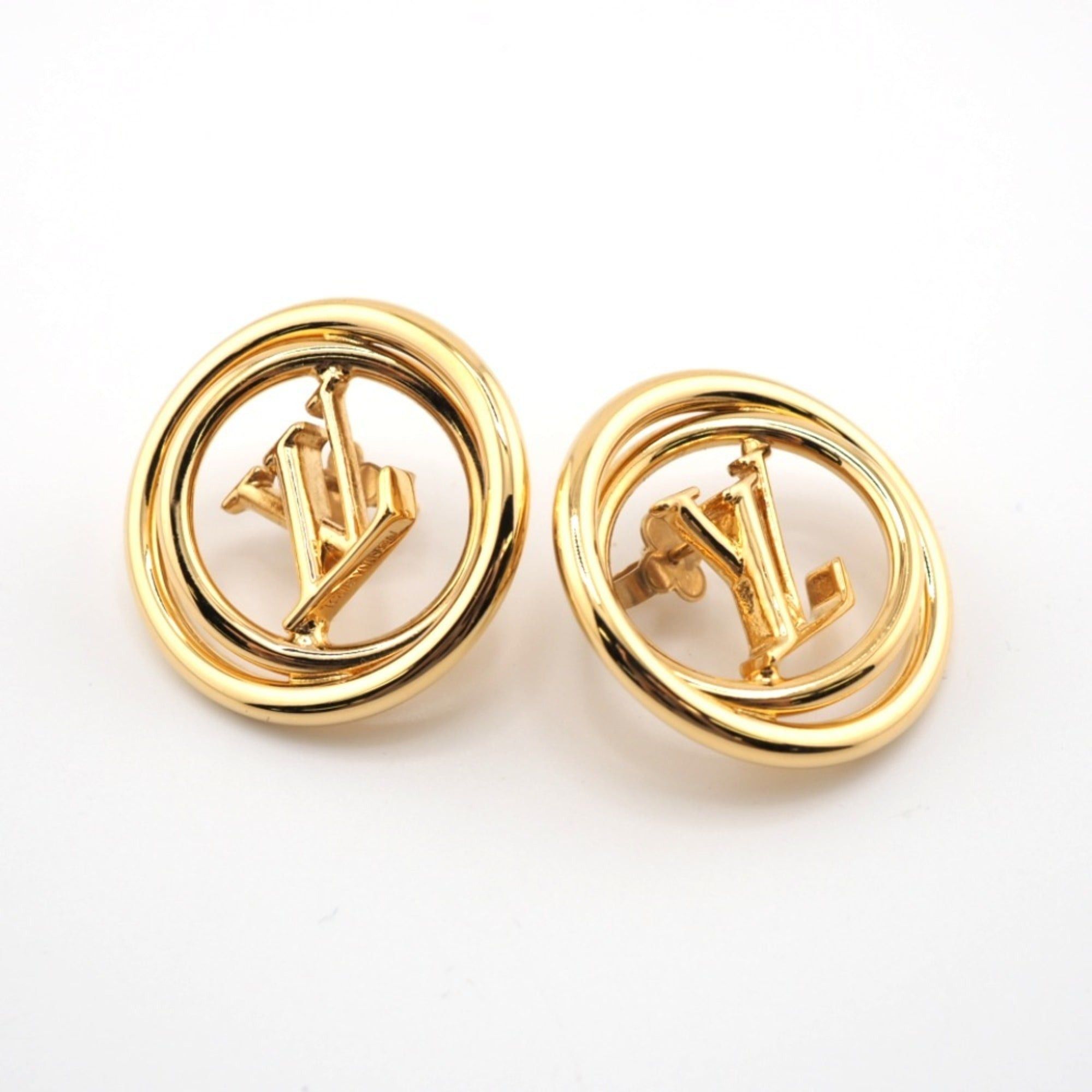 image of Louis Vuitton M00935 Bookle Dreille Maxie Studs Lv Stellar Earrings Gold Ladies in Black, Women's