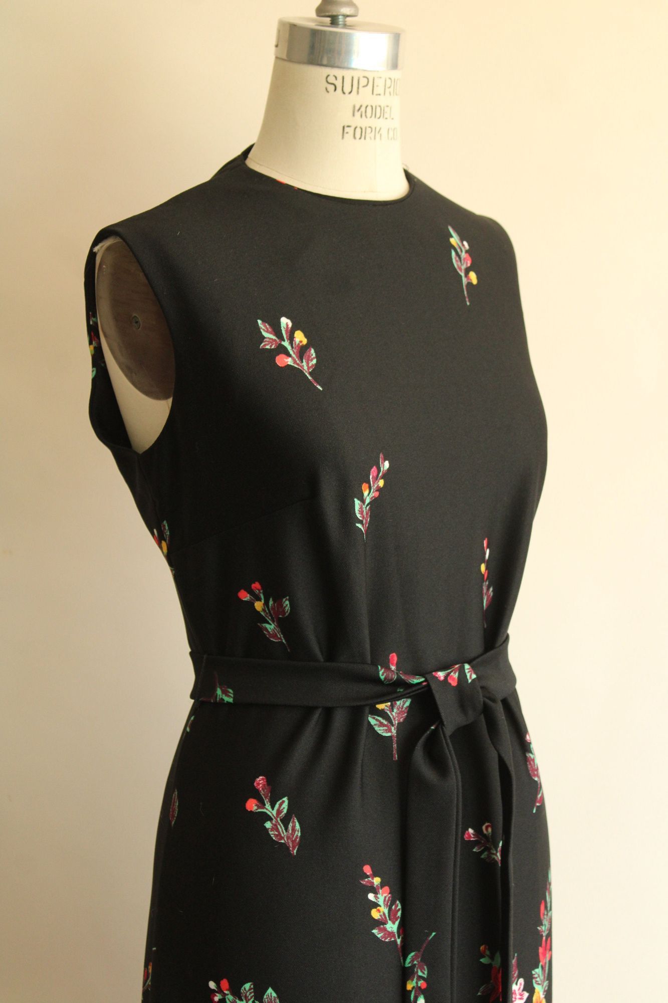 Vintage Vintage 1970s Dress, Lady Carol Black Floral Print Maxidress Size XL / US 12-14 / IT 48-50 - 6 Thumbnail